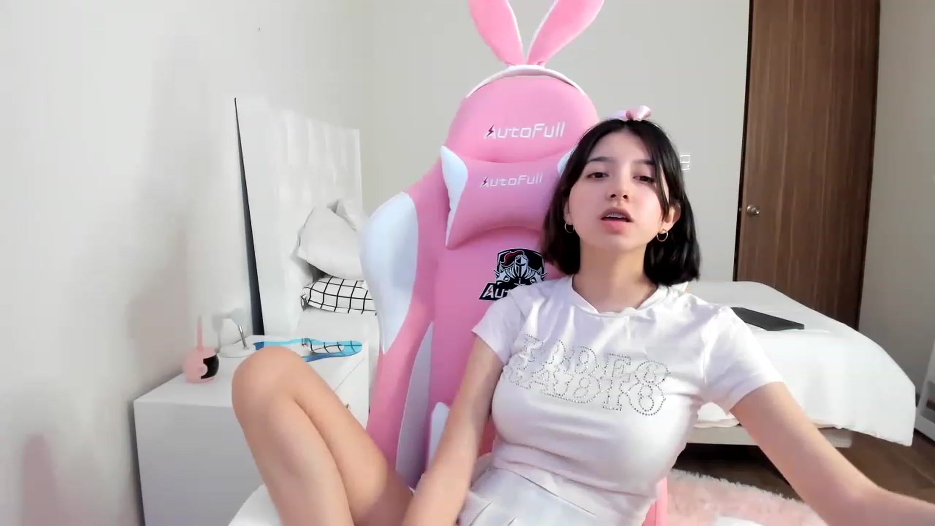 Gallery image thumbnail from Cherrycute666's myfreecams stream on, 03/11/2023, 09:46 image 16 of 20