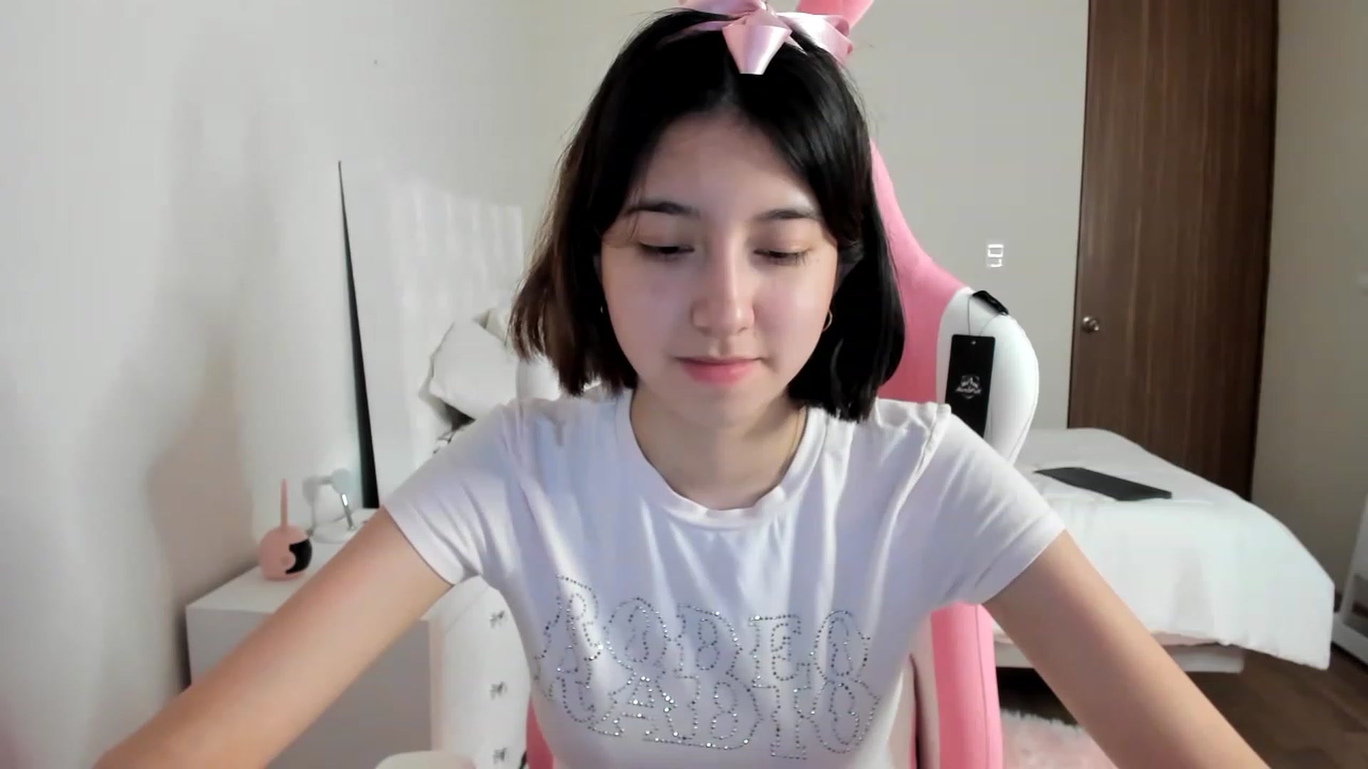 Gallery image thumbnail from Cherrycute666's myfreecams stream on, 03/11/2023, 09:46 image 1 of 20