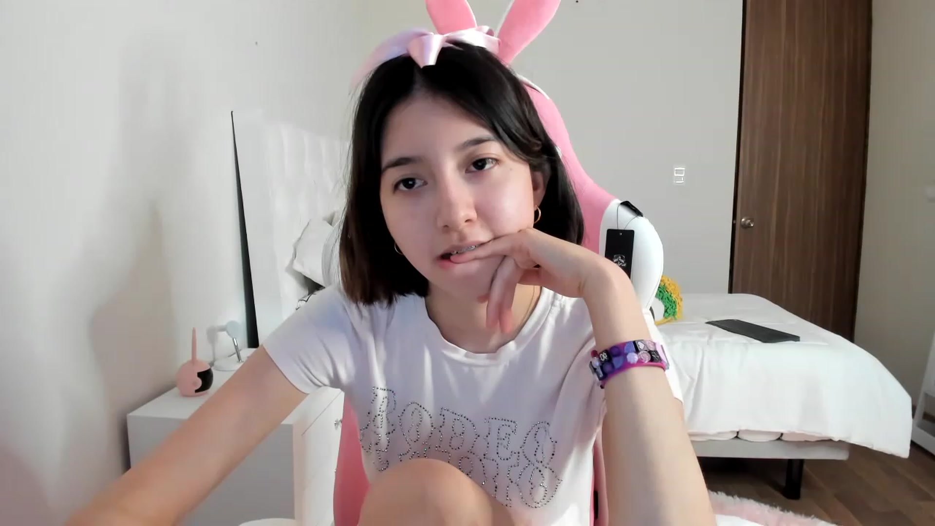 Gallery image thumbnail from Cherrycute666's myfreecams stream on, 03/11/2023, 09:46 image 7 of 20