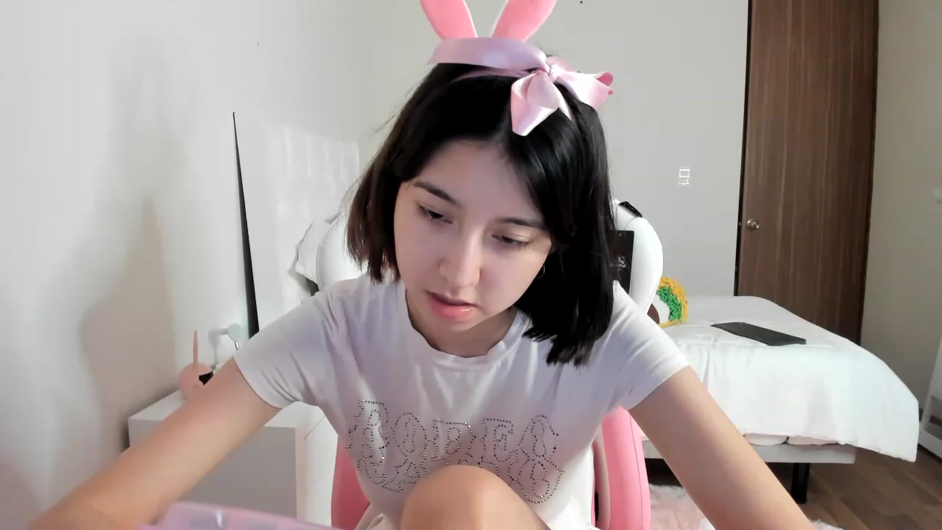 Gallery image thumbnail from Cherrycute666's myfreecams stream on, 03/11/2023, 09:46 image 6 of 20