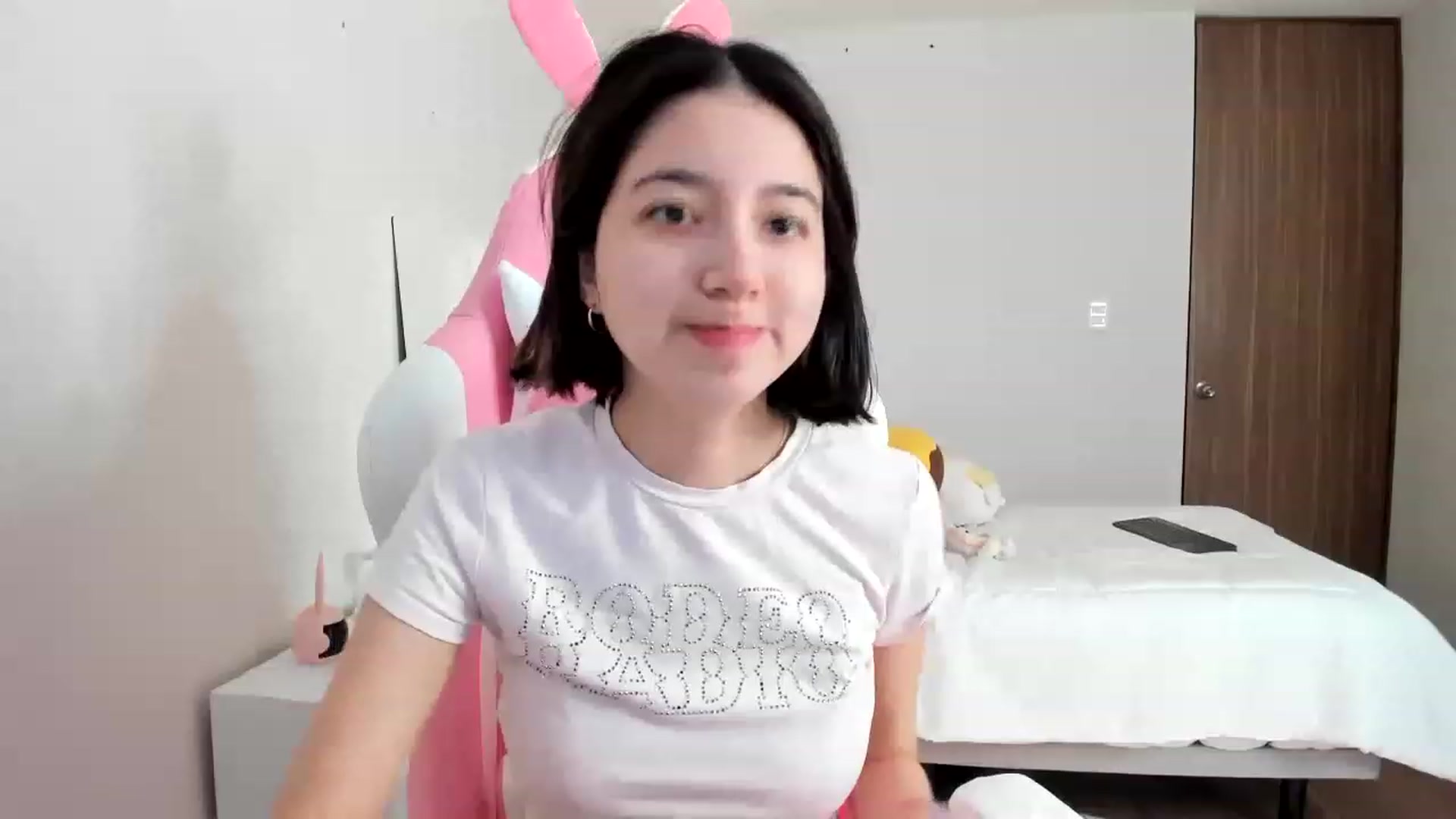 Gallery image thumbnail from Cherrycute666's myfreecams stream on, 03/11/2023, 18:59 image 3 of 20