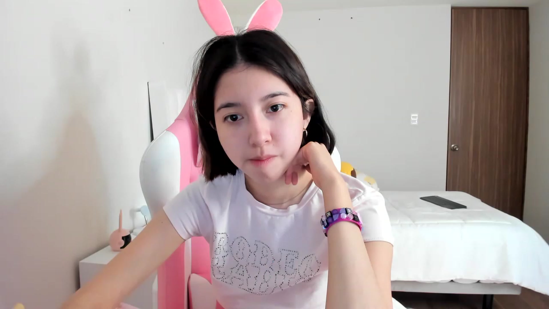 Gallery image thumbnail from Cherrycute666's myfreecams stream on, 03/11/2023, 18:59 image 18 of 20