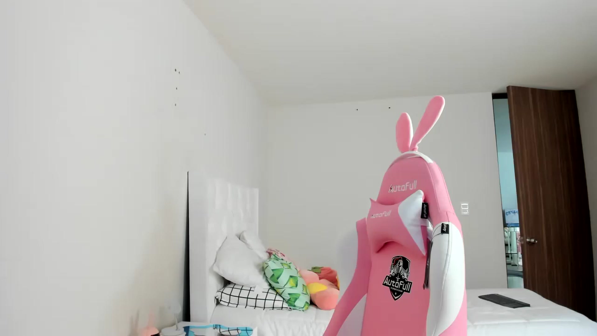Gallery image thumbnail from Cherrycute666's myfreecams stream on, 03/11/2023, 18:59 image 1 of 20