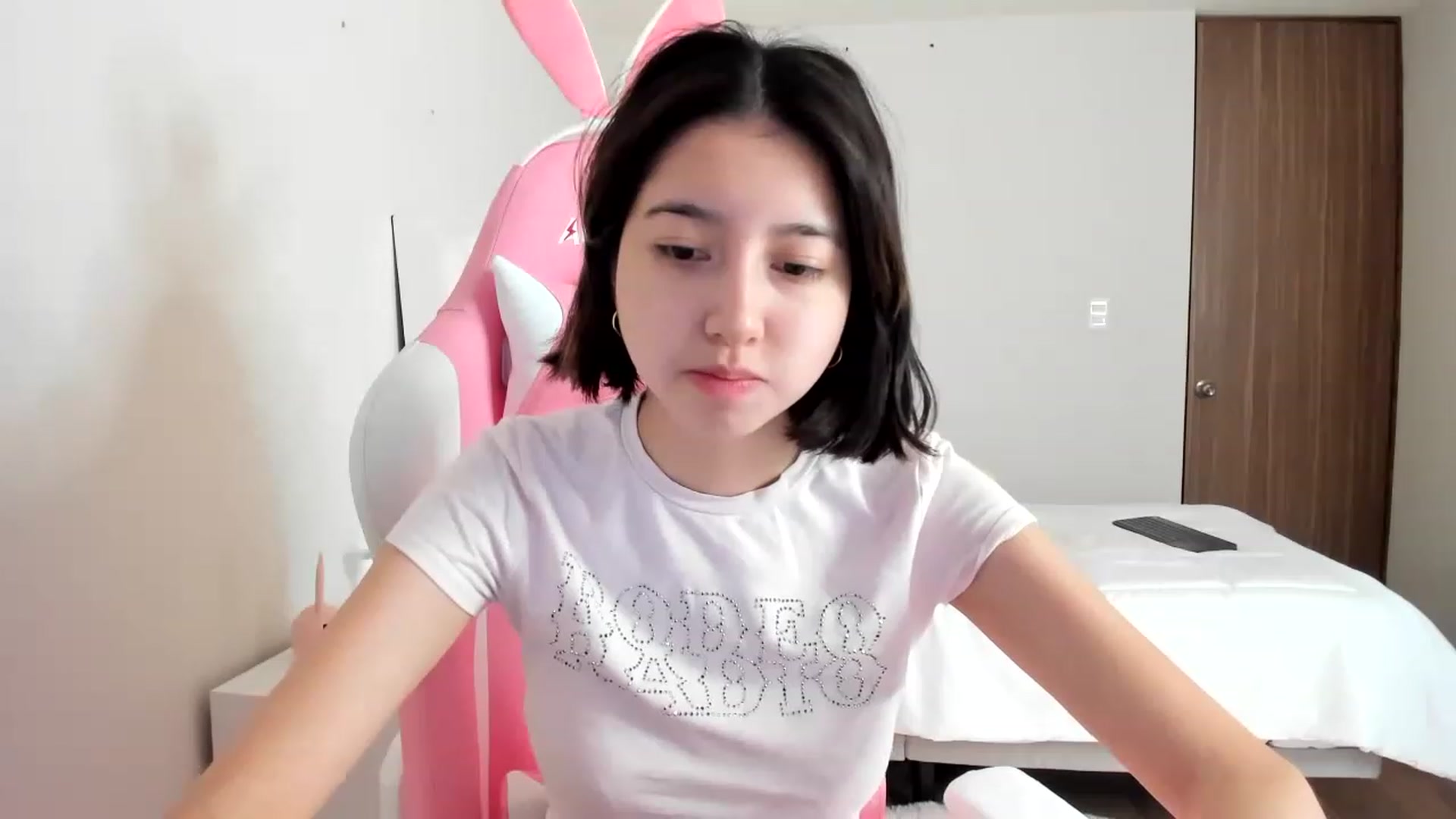 Gallery image thumbnail from Cherrycute666's myfreecams stream on, 03/11/2023, 18:59 image 5 of 20