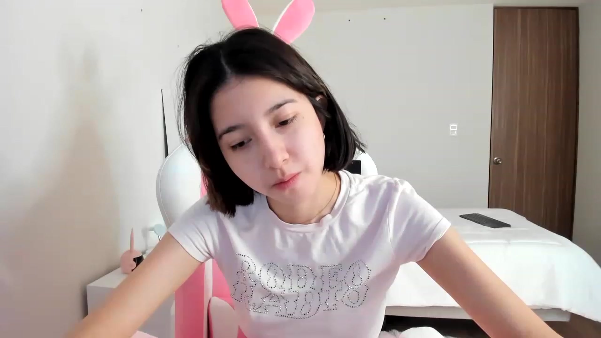 Gallery image thumbnail from Cherrycute666's myfreecams stream on, 03/11/2023, 18:59 image 11 of 20
