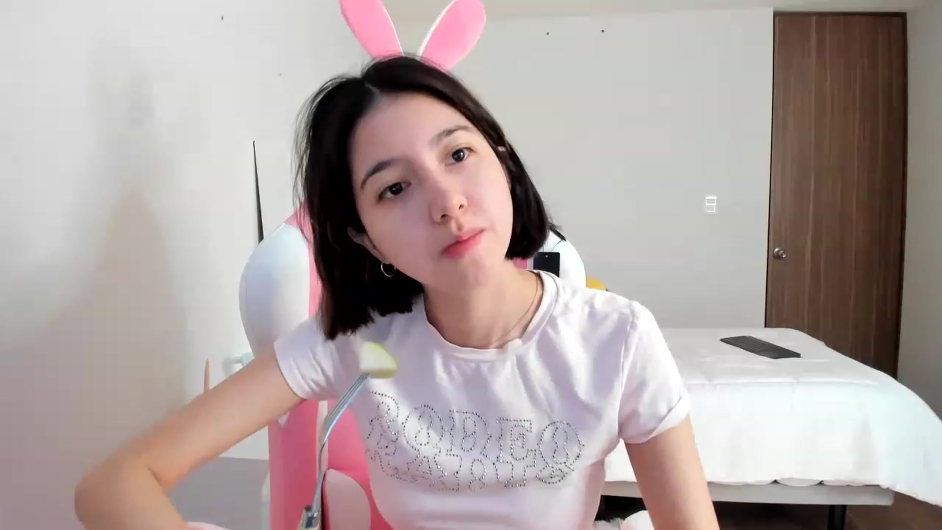 Gallery image thumbnail from Cherrycute666's myfreecams stream on, 03/11/2023, 18:59 image 12 of 20