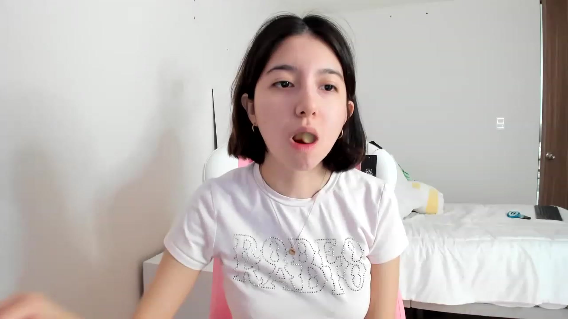 Gallery image thumbnail from Cherrycute666's myfreecams stream on, 03/11/2023, 21:38 image 10 of 20