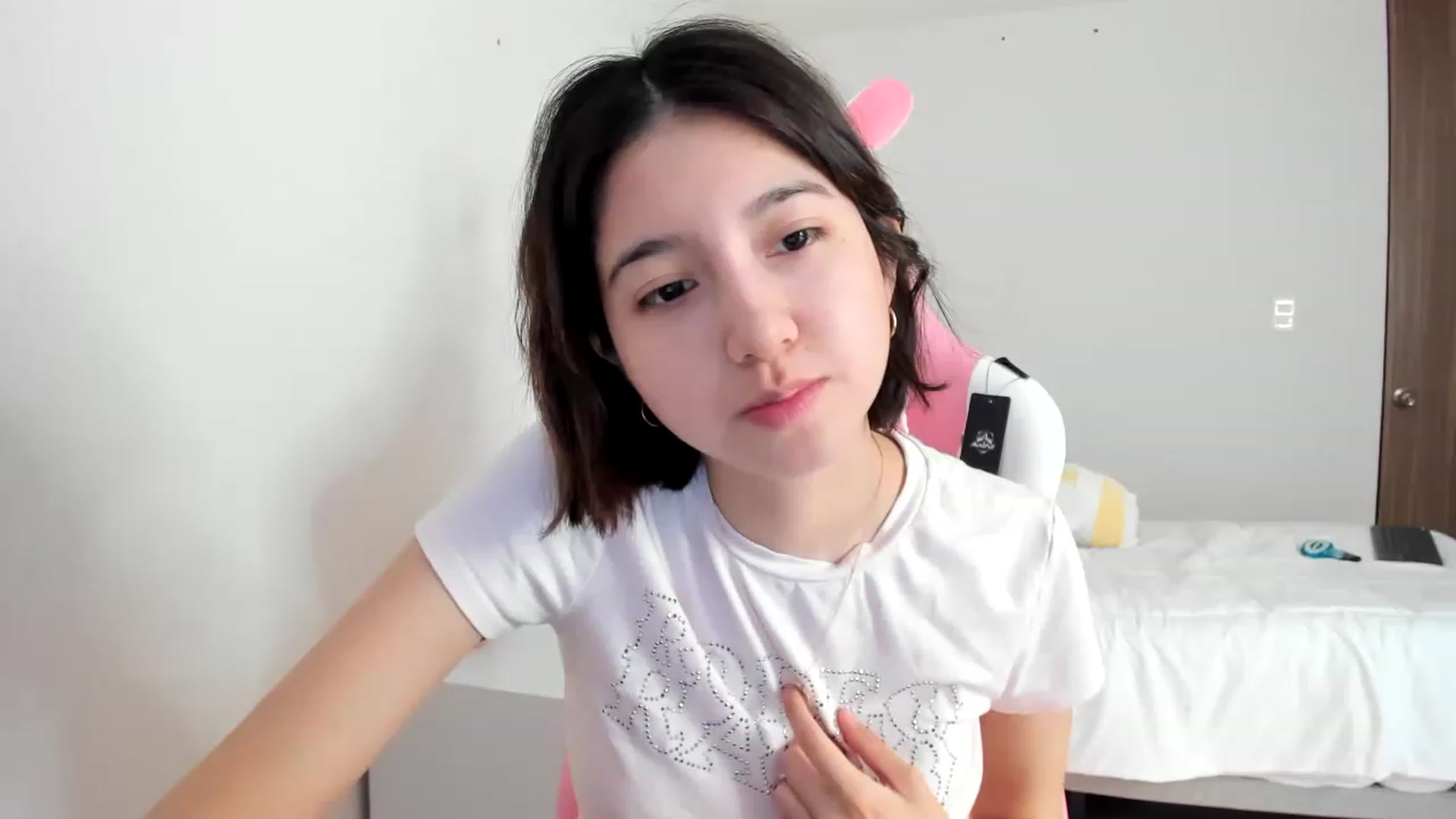 Gallery image thumbnail from Cherrycute666's myfreecams stream on, 03/11/2023, 21:38 image 4 of 20