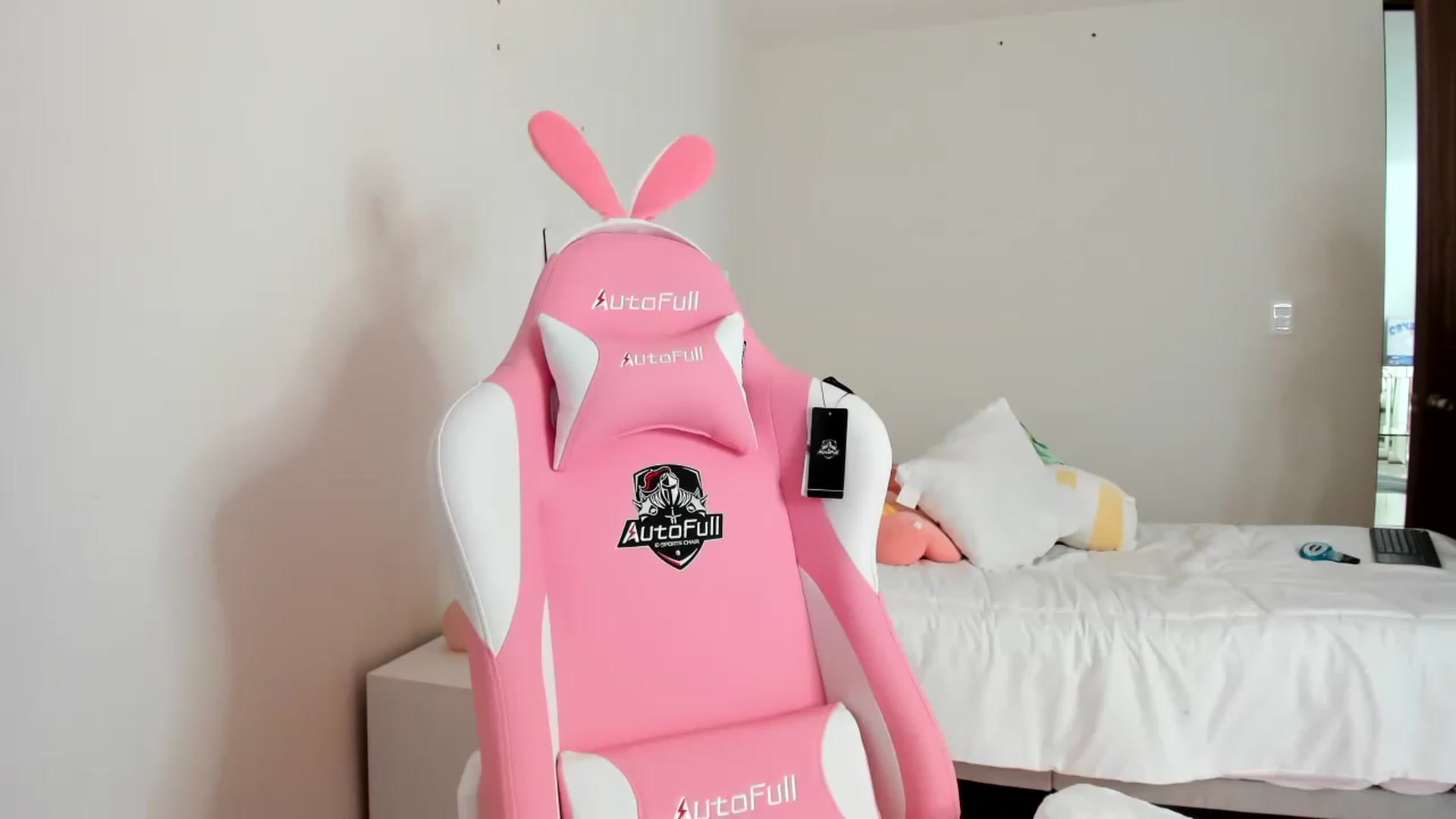 Gallery image thumbnail from Cherrycute666's myfreecams stream on, 03/11/2023, 21:38 image 7 of 20