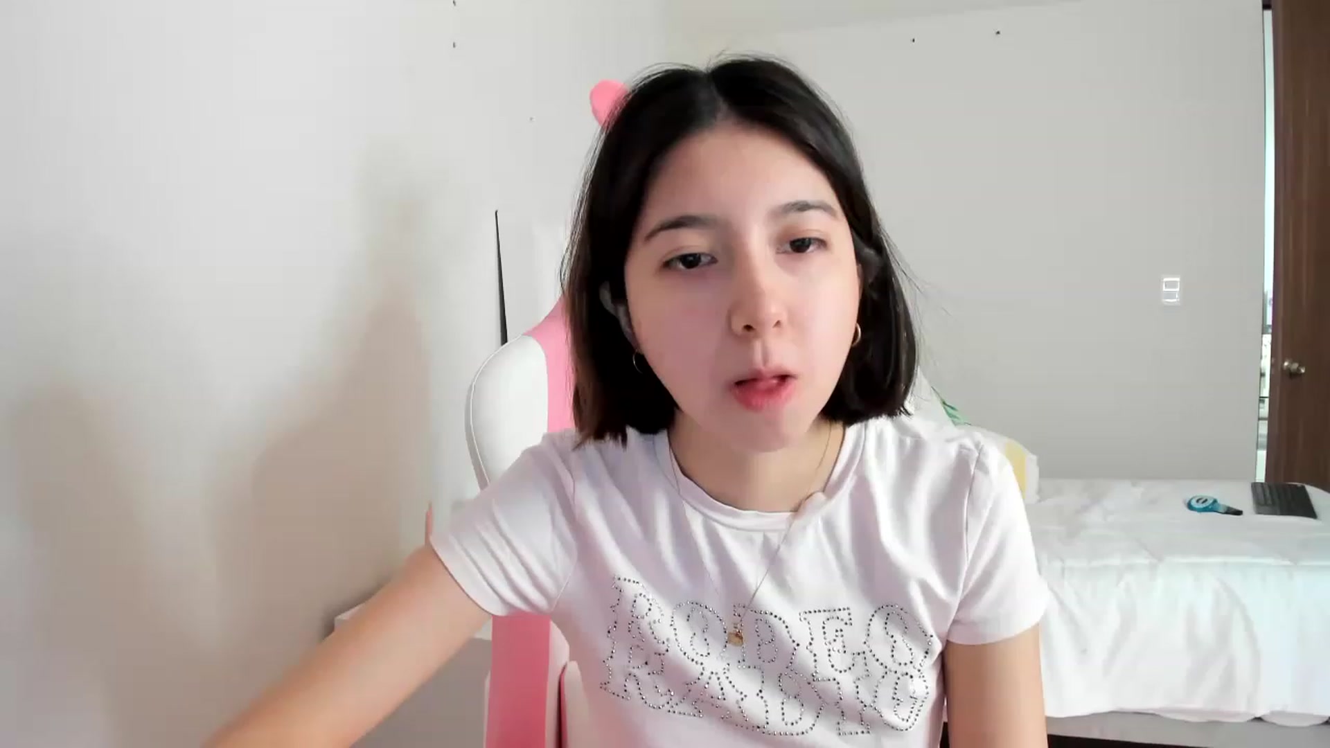 Gallery image thumbnail from Cherrycute666's myfreecams stream on, 03/11/2023, 21:38 image 18 of 20