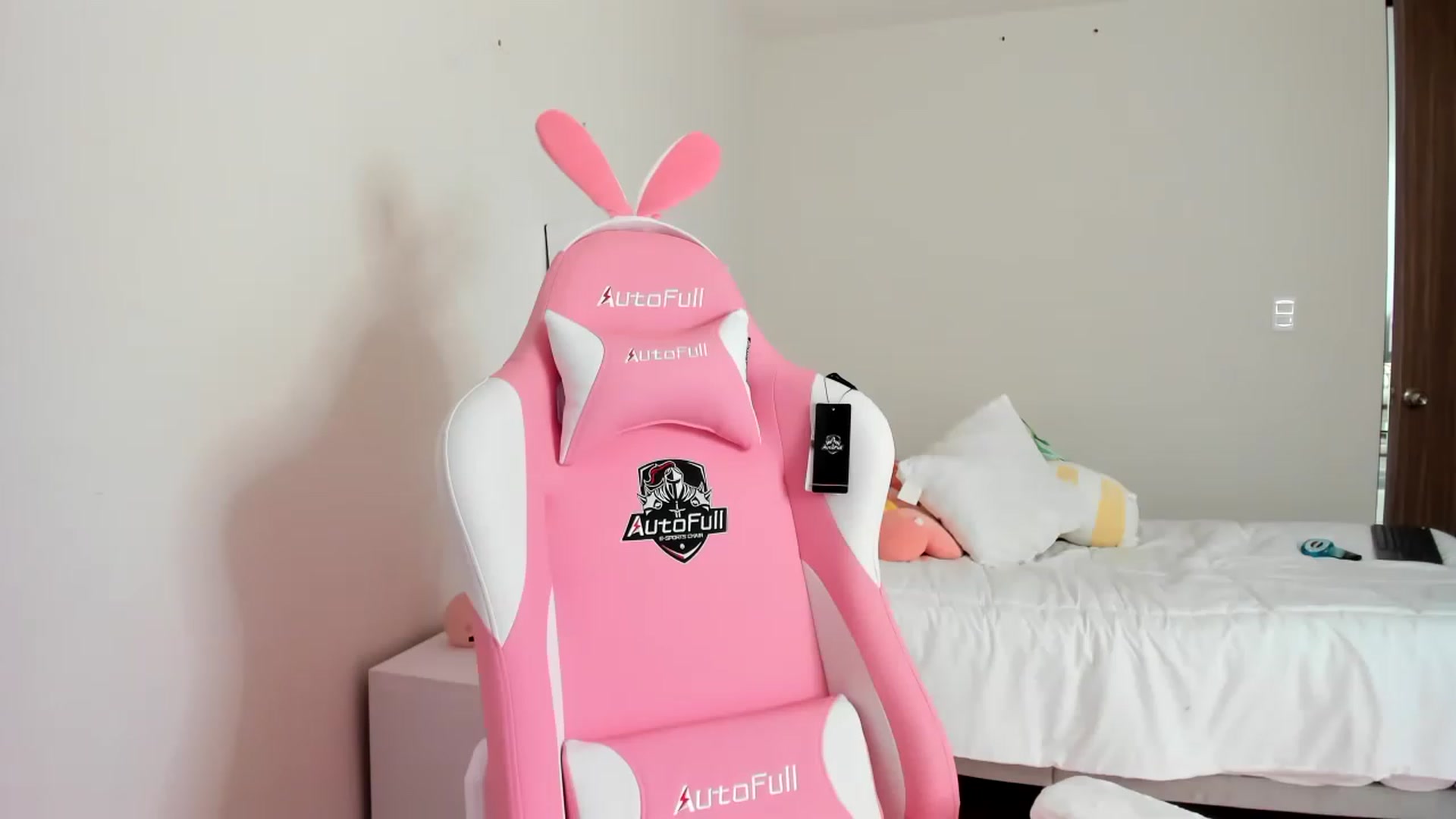 Gallery image thumbnail from Cherrycute666's myfreecams stream on, 03/11/2023, 21:38 image 12 of 20