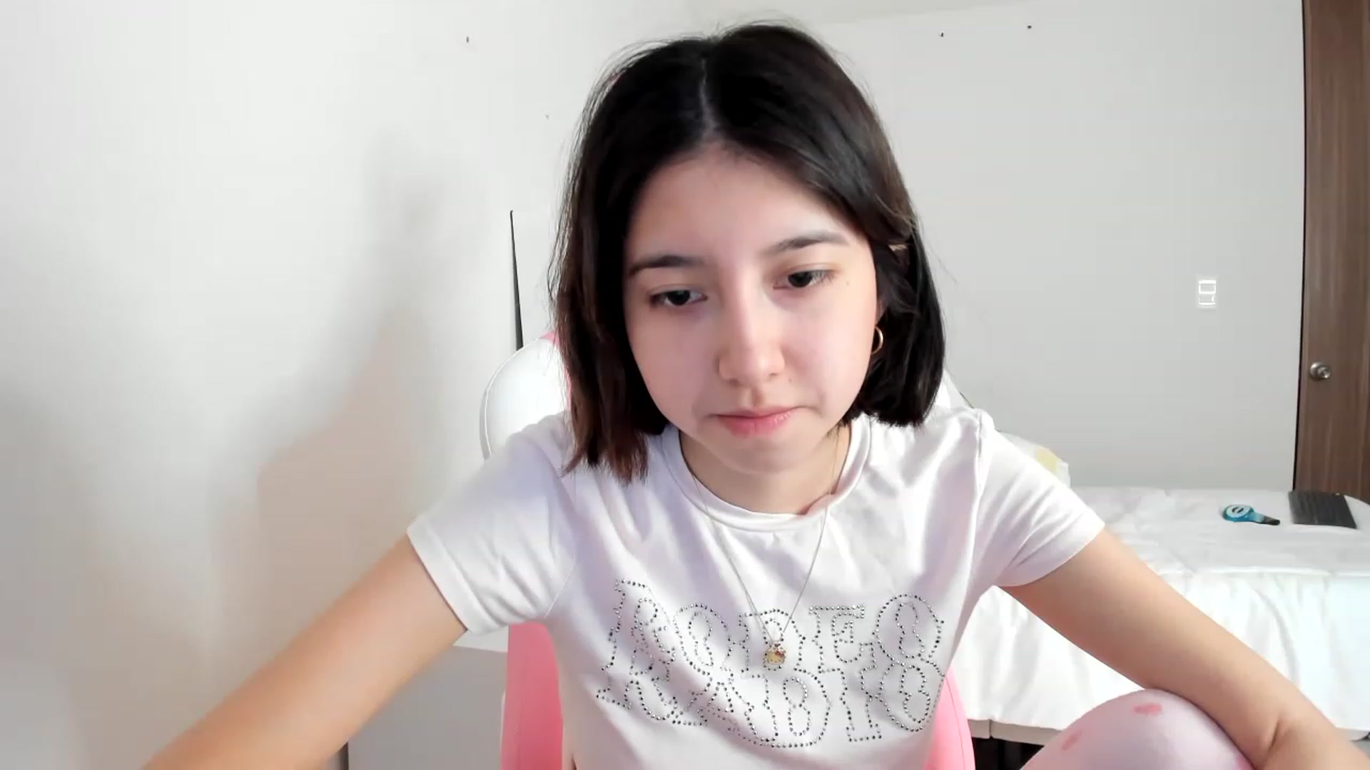 Gallery image thumbnail from Cherrycute666's myfreecams stream on, 03/11/2023, 21:38 image 6 of 20