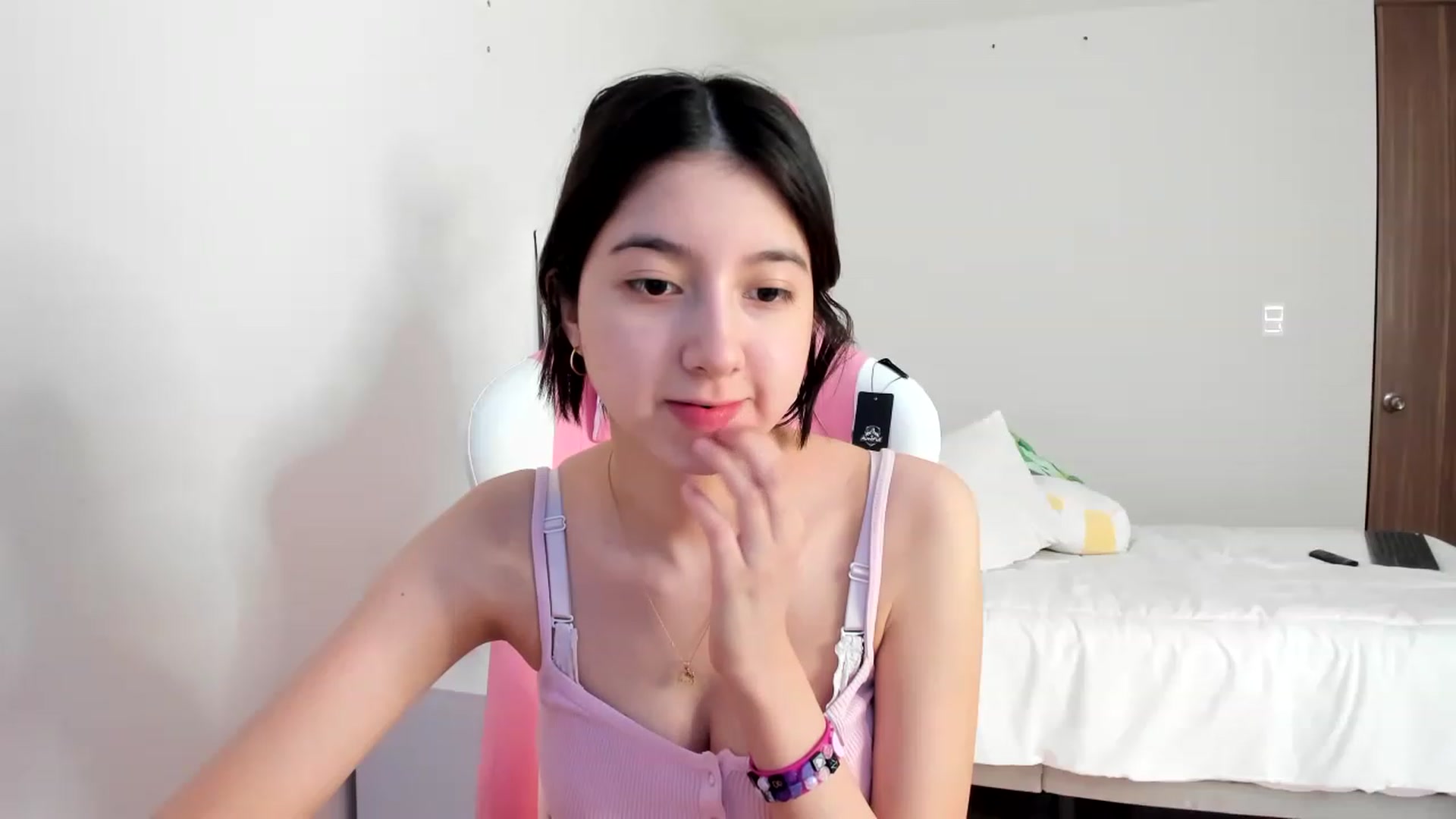 Gallery image thumbnail from Cherrycute666's myfreecams stream on, 03/12/2023, 24:09 image 2 of 20