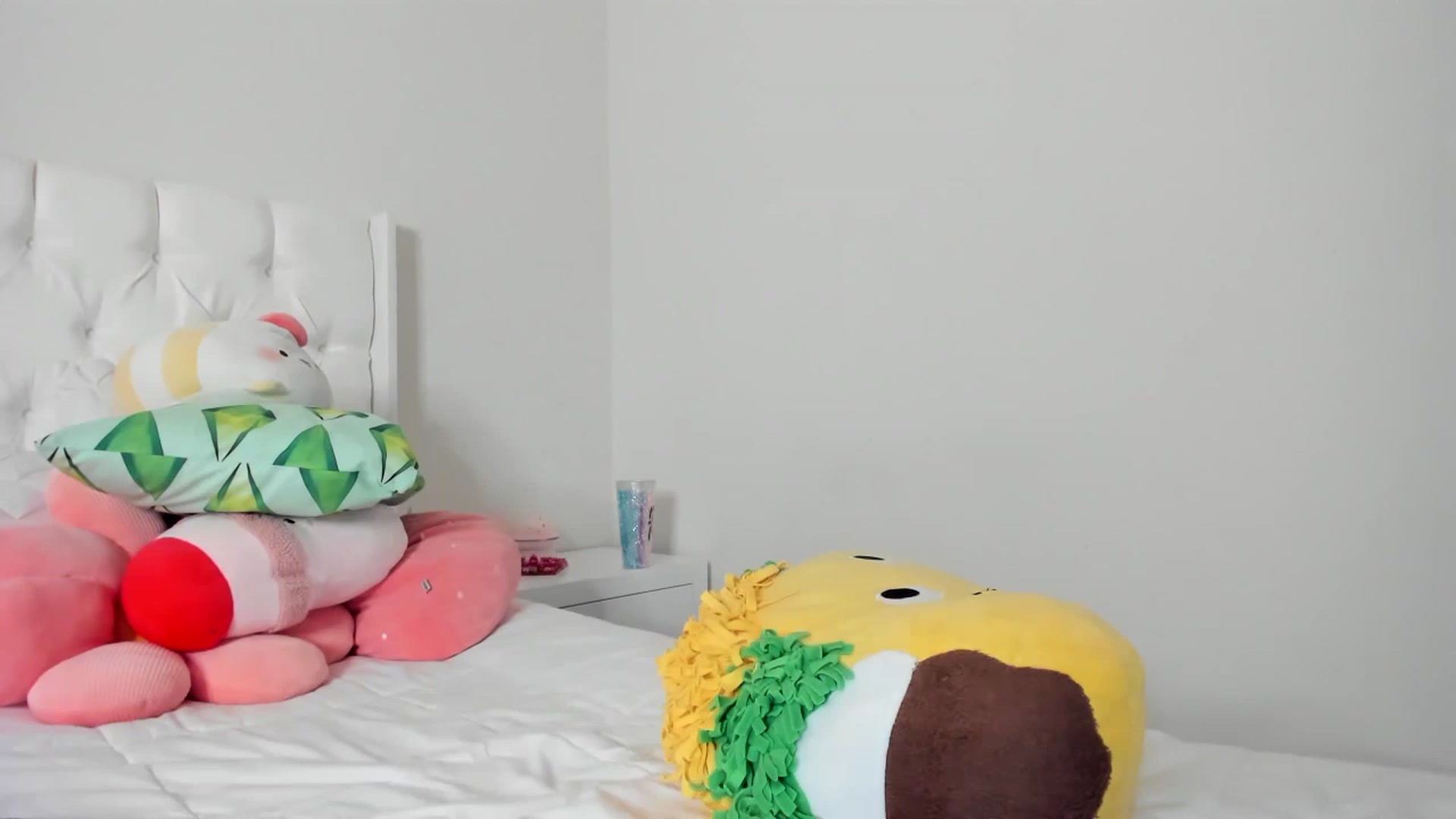 Gallery image thumbnail from Cherrycute666's myfreecams stream on, 03/12/2023, 02:02 image 19 of 20