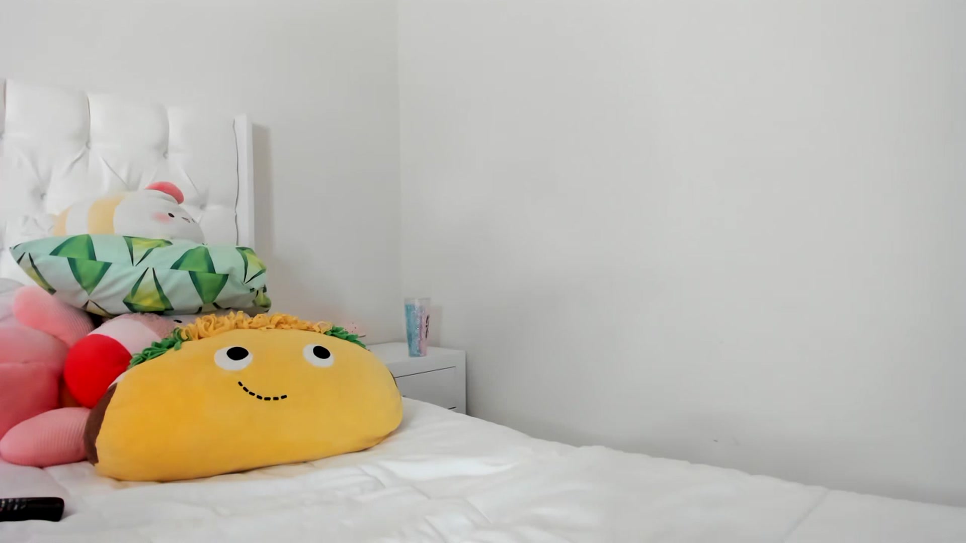Gallery image thumbnail from Cherrycute666's myfreecams stream on, 03/12/2023, 02:02 image 13 of 20
