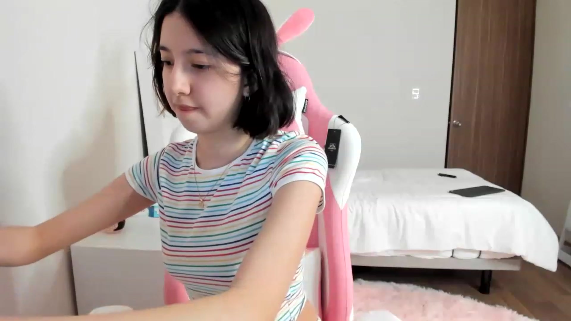 Gallery image thumbnail from Cherrycute666's myfreecams stream on, 03/12/2023, 13:15 image 18 of 20