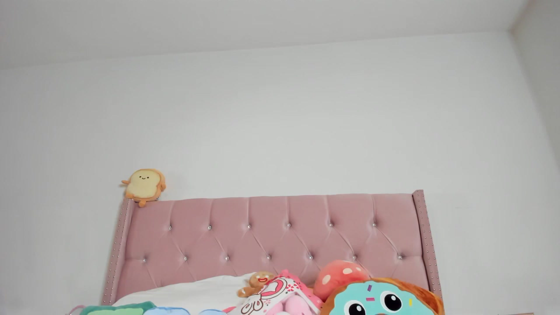 Gallery image thumbnail from Cherrycute666's myfreecams stream on, 03/12/2023, 13:15 image 10 of 20