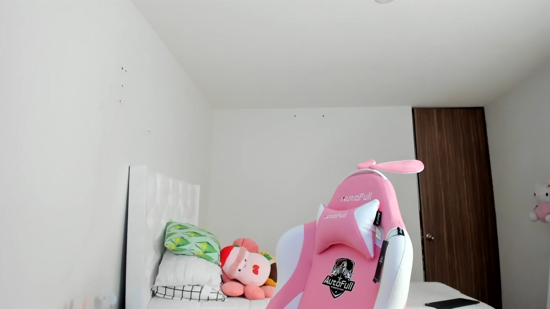 Gallery image thumbnail from Cherrycute666's myfreecams stream on, 03/12/2023, 16:12 image 18 of 20