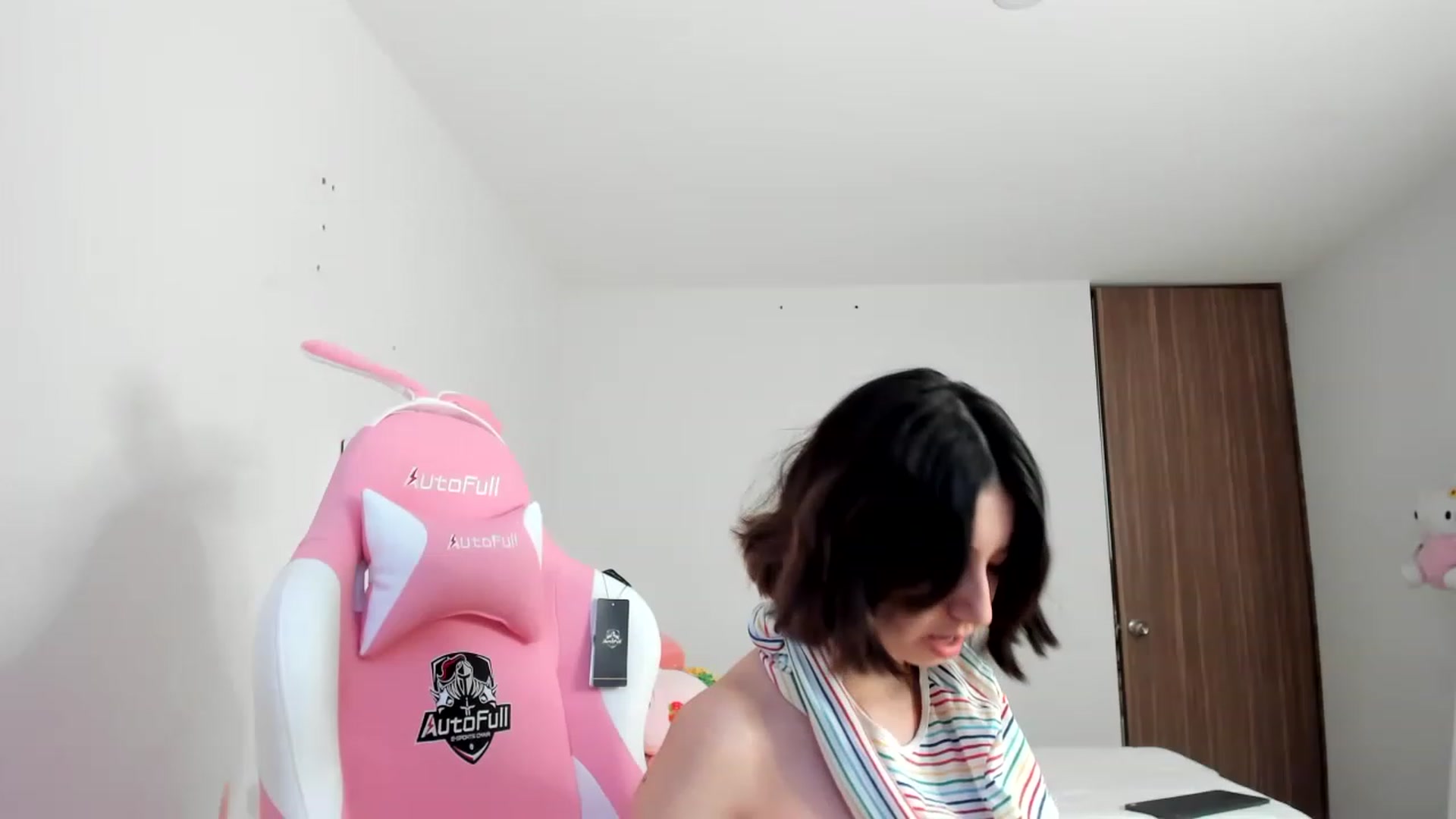 Gallery image thumbnail from Cherrycute666's myfreecams stream on, 03/12/2023, 16:12 image 17 of 20