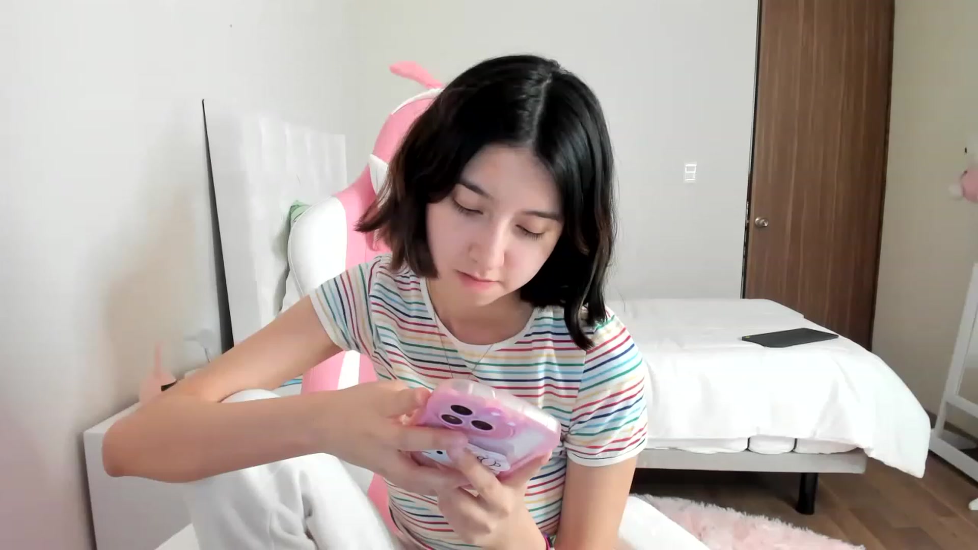 Gallery image thumbnail from Cherrycute666's myfreecams stream on, 03/12/2023, 16:12 image 12 of 20
