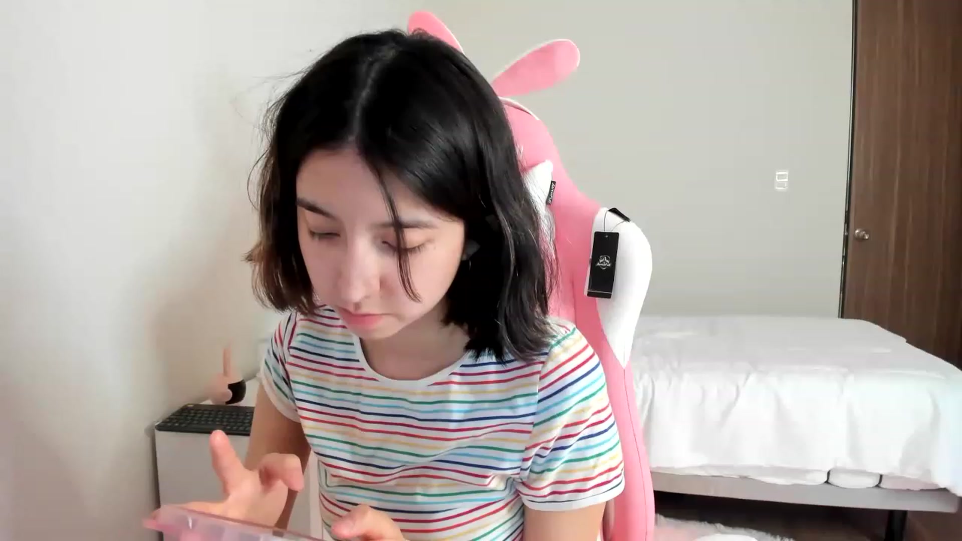 Gallery image thumbnail from Cherrycute666's myfreecams stream on, 03/12/2023, 18:34 image 14 of 20