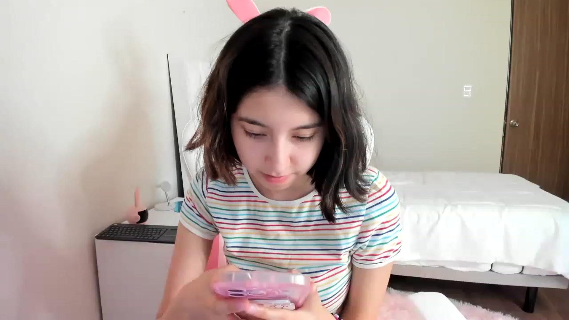 Gallery image thumbnail from Cherrycute666's myfreecams stream on, 03/12/2023, 18:34 image 11 of 20