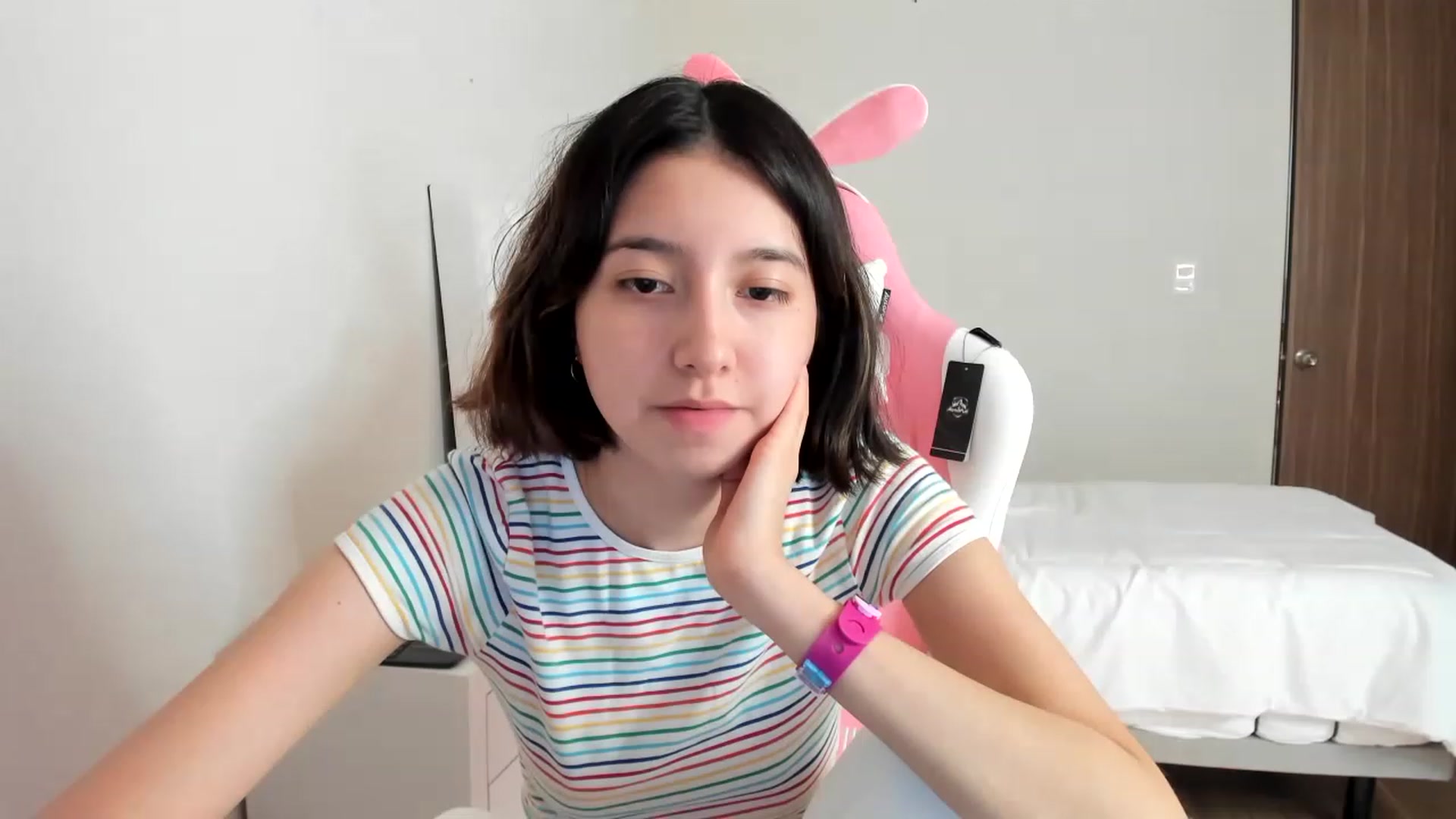 Gallery image thumbnail from Cherrycute666's myfreecams stream on, 03/12/2023, 18:34 image 9 of 20