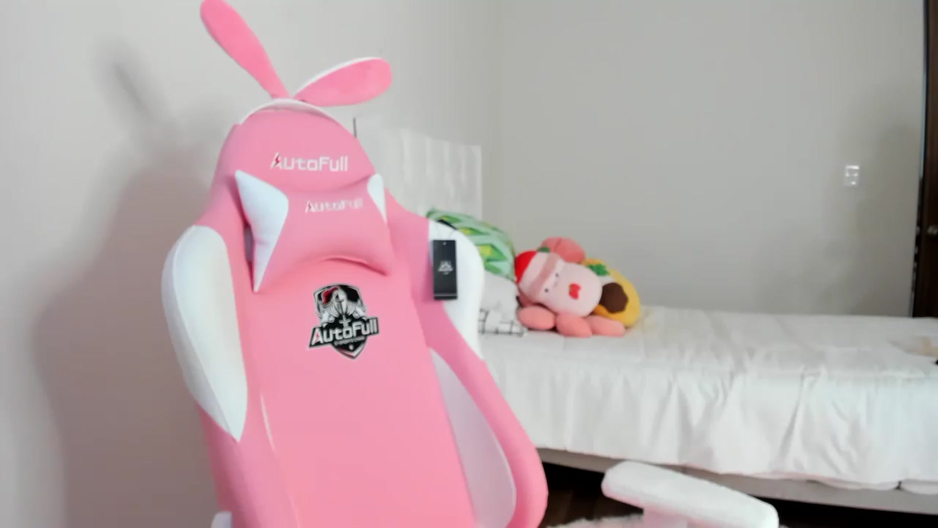 Gallery image thumbnail from Cherrycute666's myfreecams stream on, 03/12/2023, 20:24 image 6 of 20