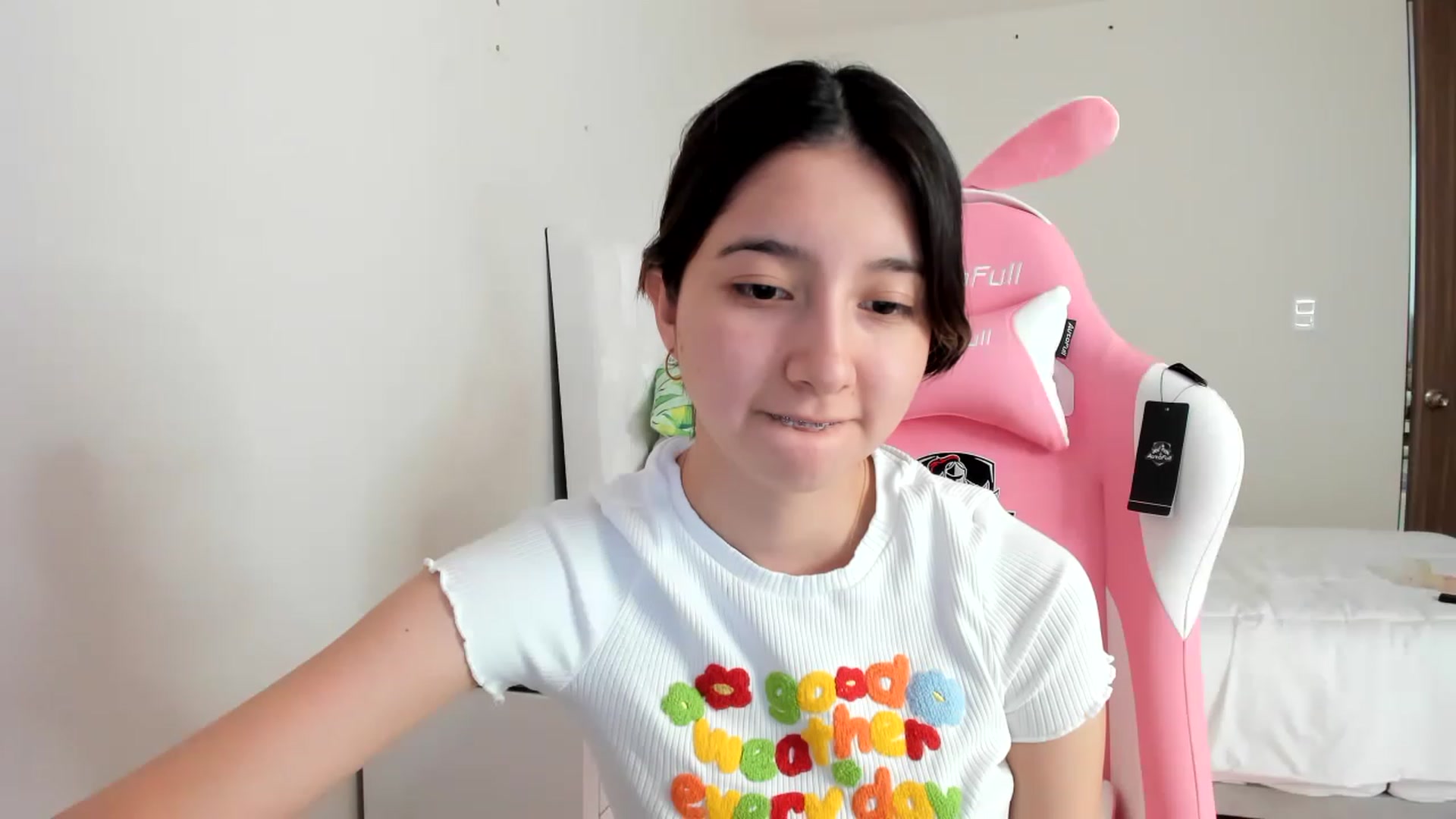 Gallery image thumbnail from Cherrycute666's myfreecams stream on, 03/12/2023, 20:24 image 14 of 20