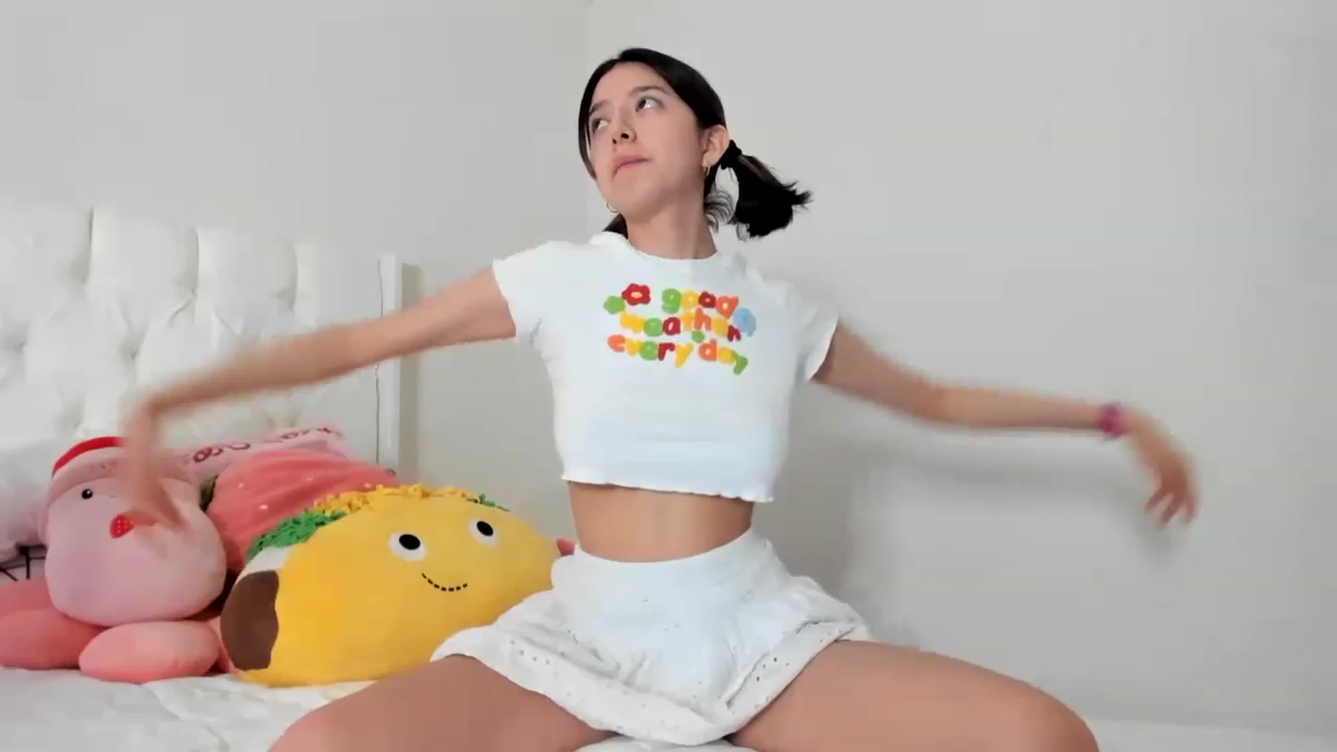 Gallery image thumbnail from Cherrycute666's myfreecams stream on, 03/13/2023, 04:19 image 19 of 20