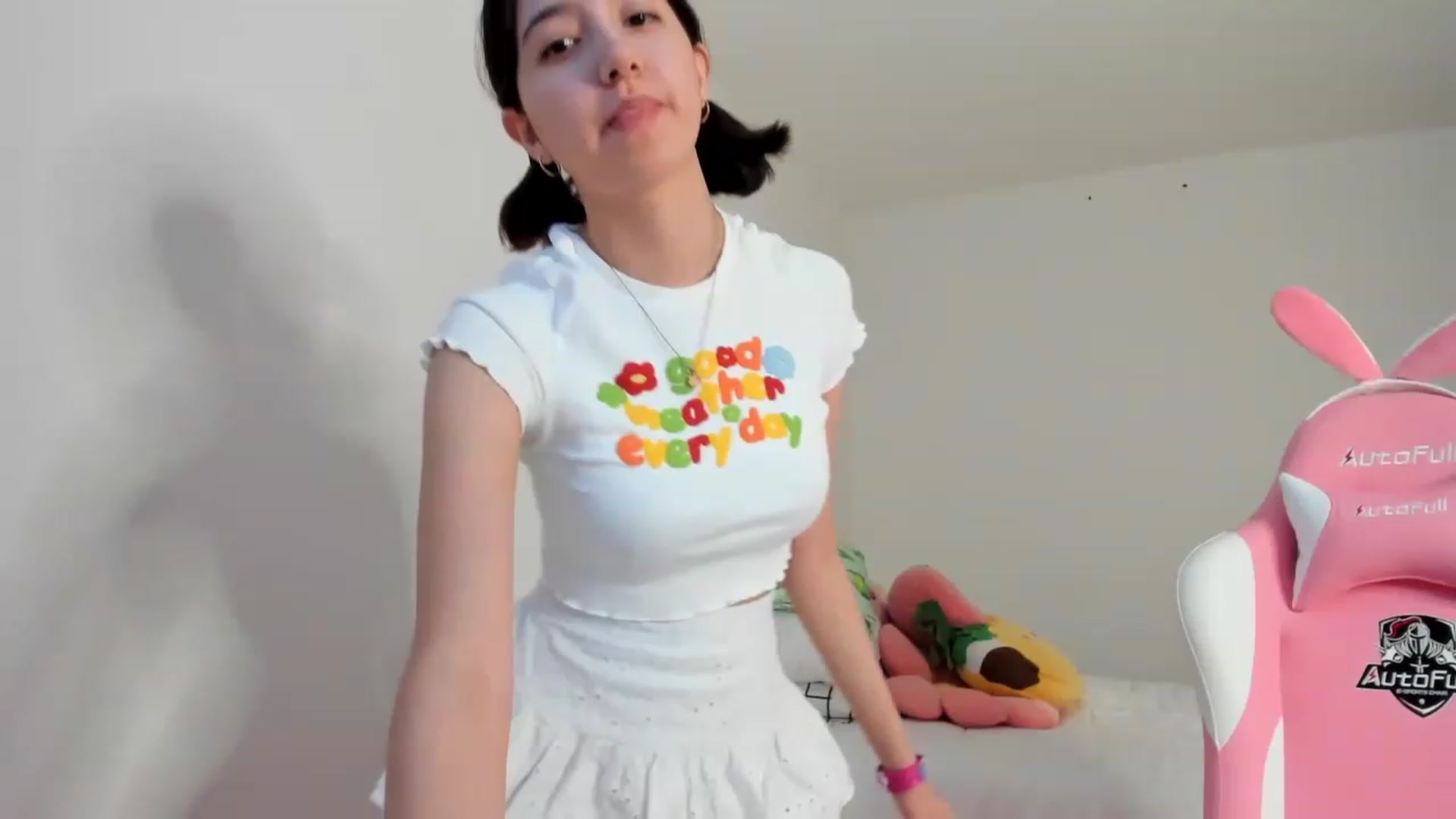 Gallery image thumbnail from Cherrycute666's myfreecams stream on, 03/13/2023, 04:19 image 4 of 20