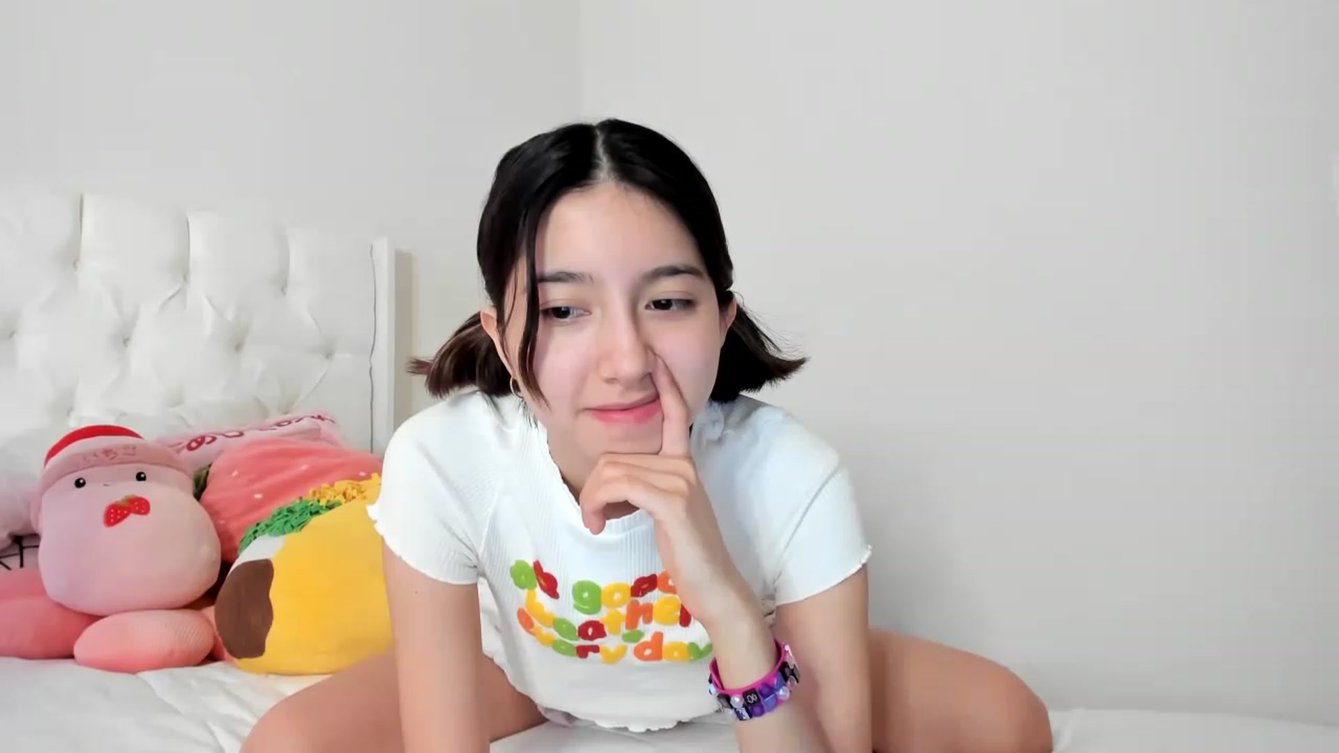 Gallery image thumbnail from Cherrycute666's myfreecams stream on, 03/13/2023, 04:19 image 18 of 20