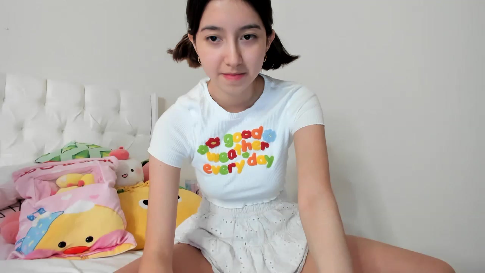 Gallery image thumbnail from Cherrycute666's myfreecams stream on, 03/13/2023, 07:03 image 2 of 20
