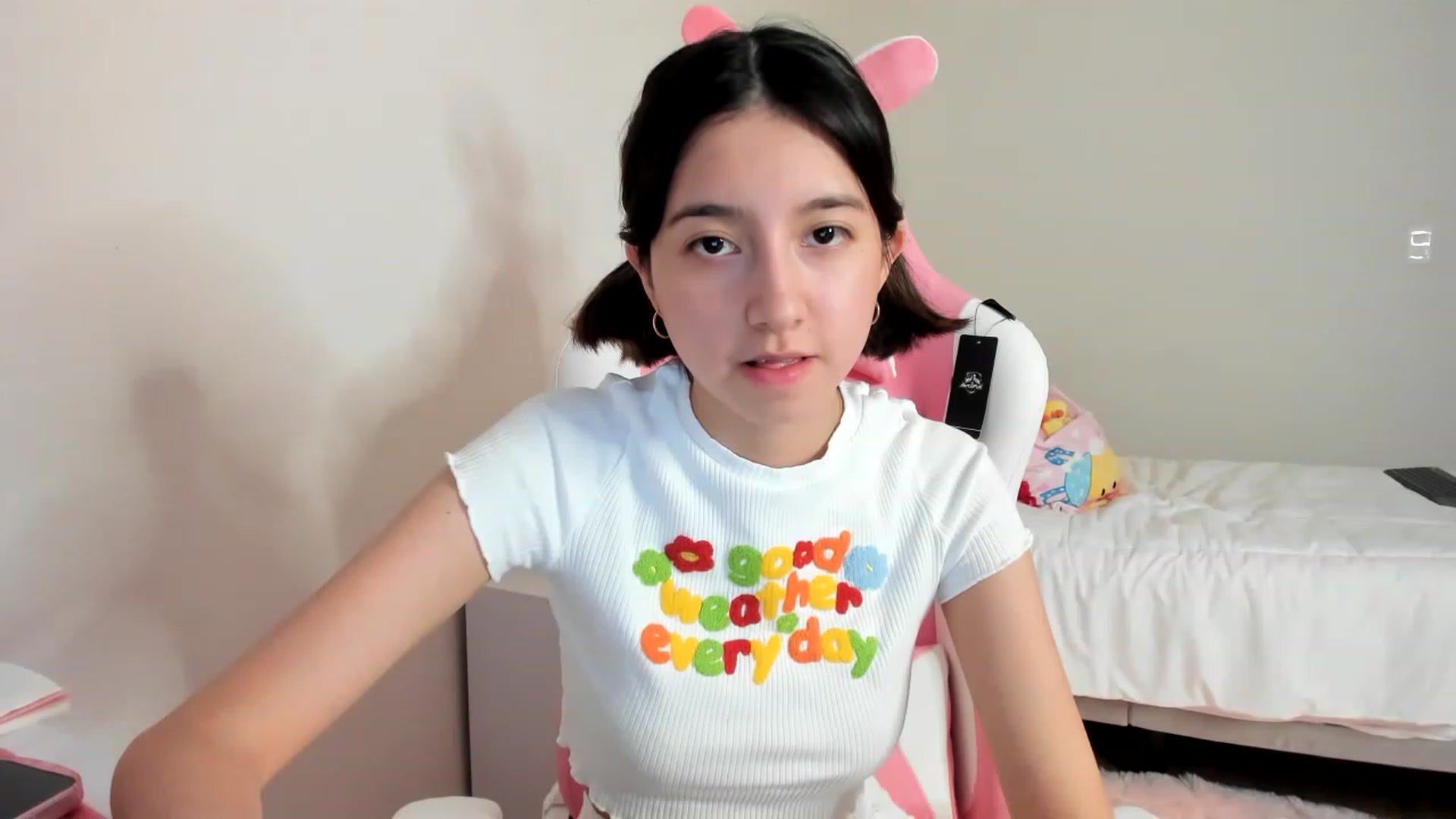 Gallery image thumbnail from Cherrycute666's myfreecams stream on, 03/13/2023, 09:48 image 20 of 20