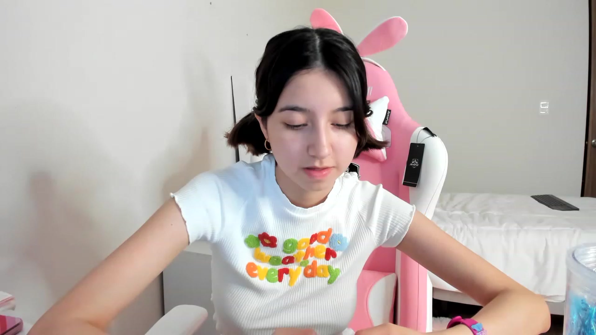 Gallery image thumbnail from Cherrycute666's myfreecams stream on, 03/13/2023, 09:48 image 11 of 20