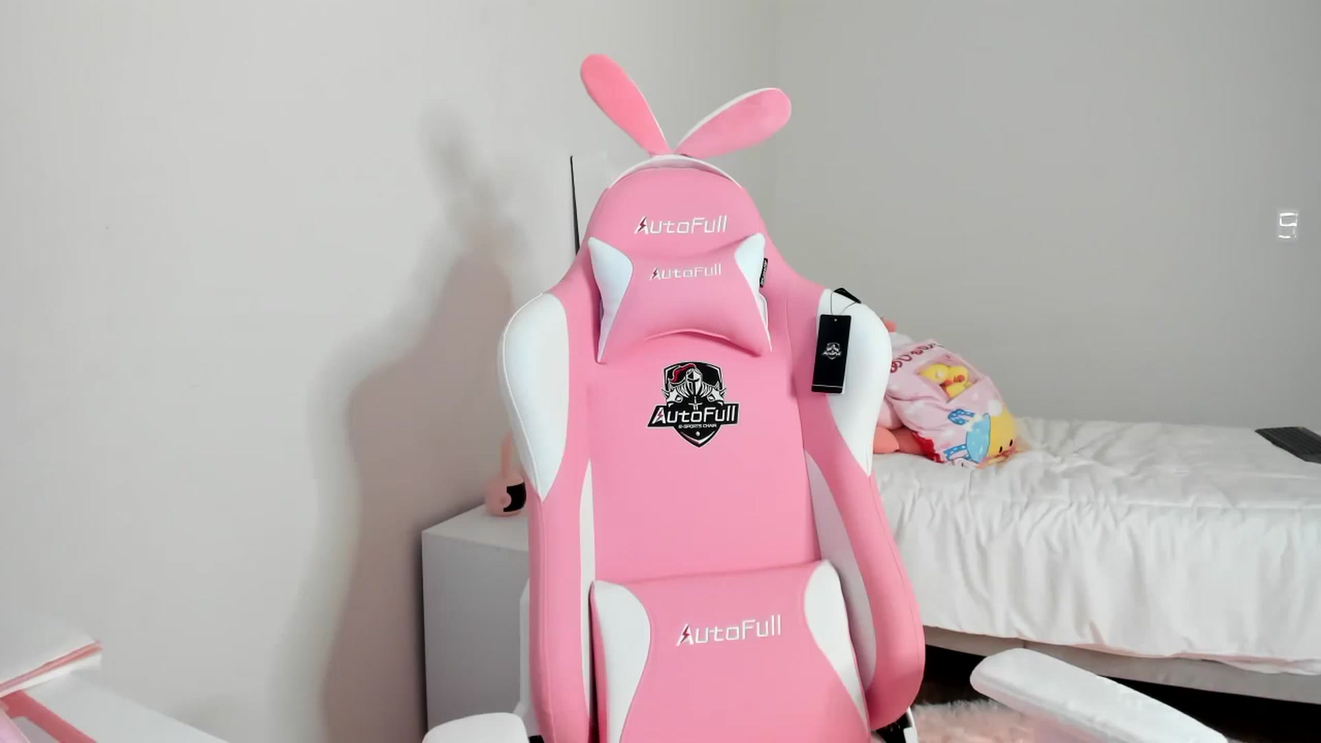 Gallery image thumbnail from Cherrycute666's myfreecams stream on, 03/13/2023, 09:48 image 17 of 20