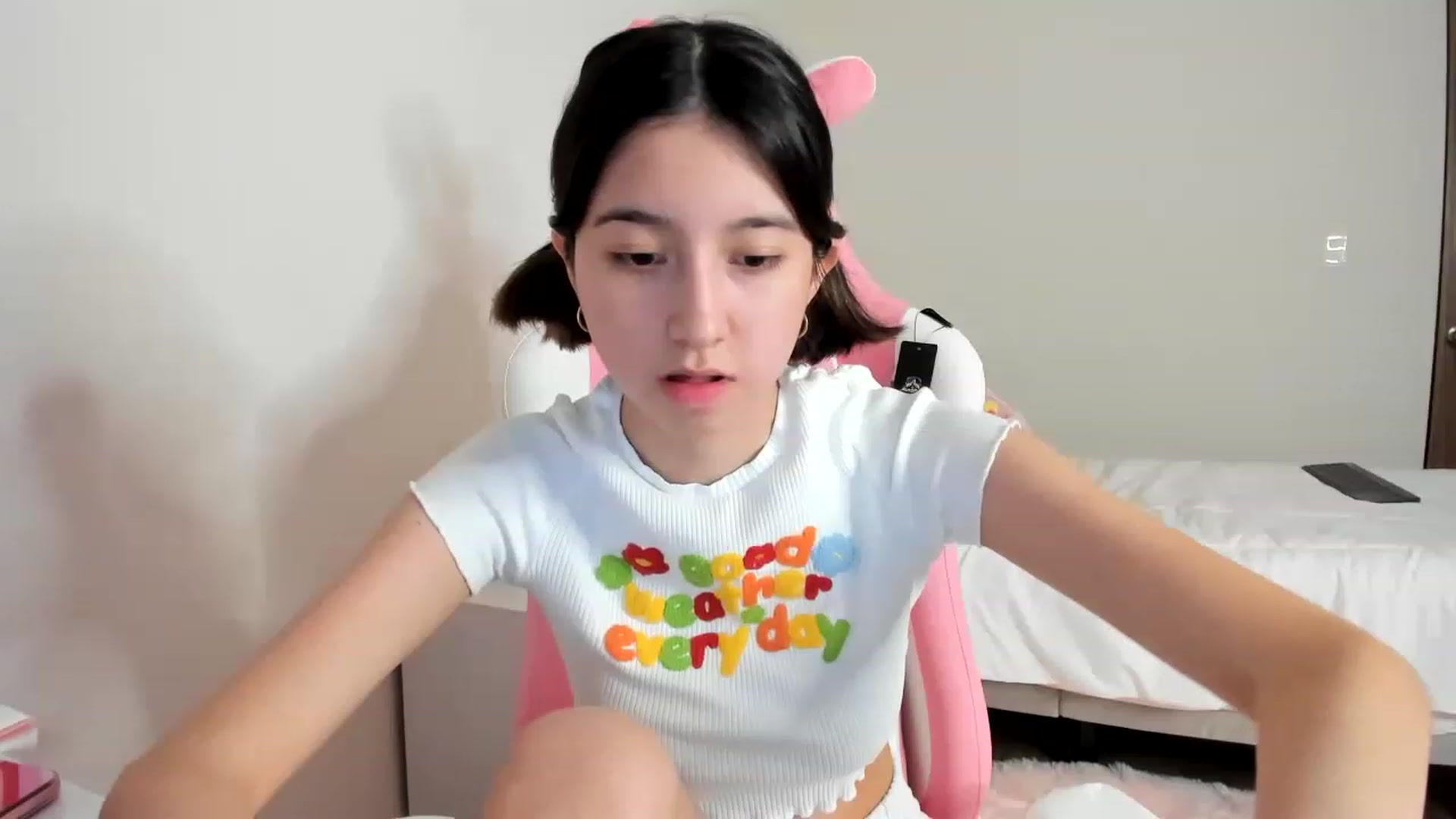 Gallery image thumbnail from Cherrycute666's myfreecams stream on, 03/13/2023, 09:48 image 6 of 20