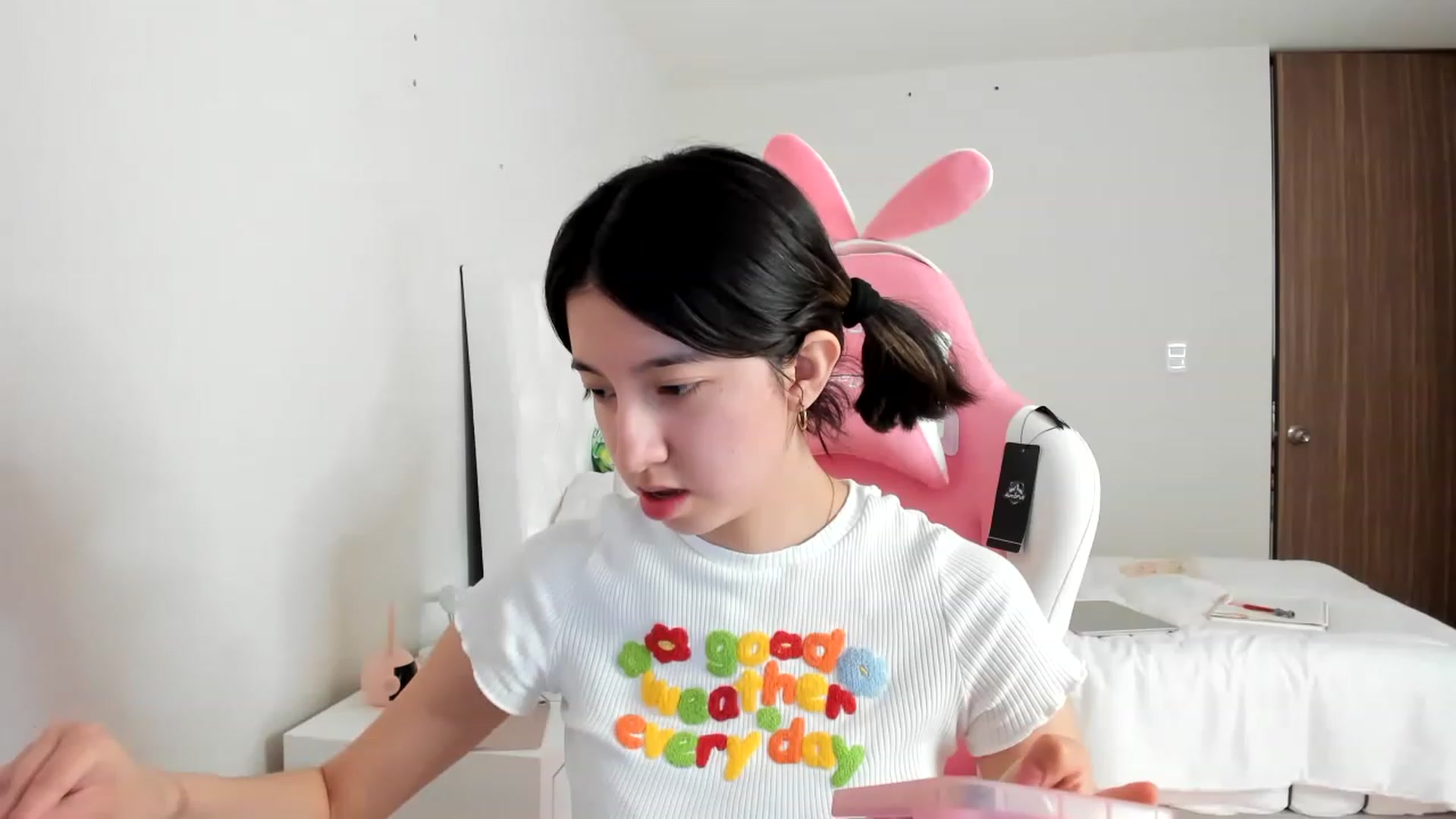 Gallery image thumbnail from Cherrycute666's myfreecams stream on, 03/13/2023, 15:33 image 14 of 20