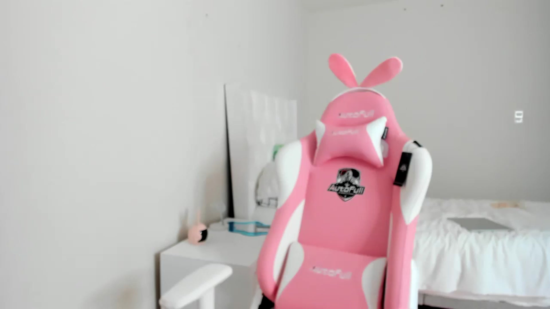 Gallery image thumbnail from Cherrycute666's myfreecams stream on, 03/13/2023, 15:33 image 3 of 20