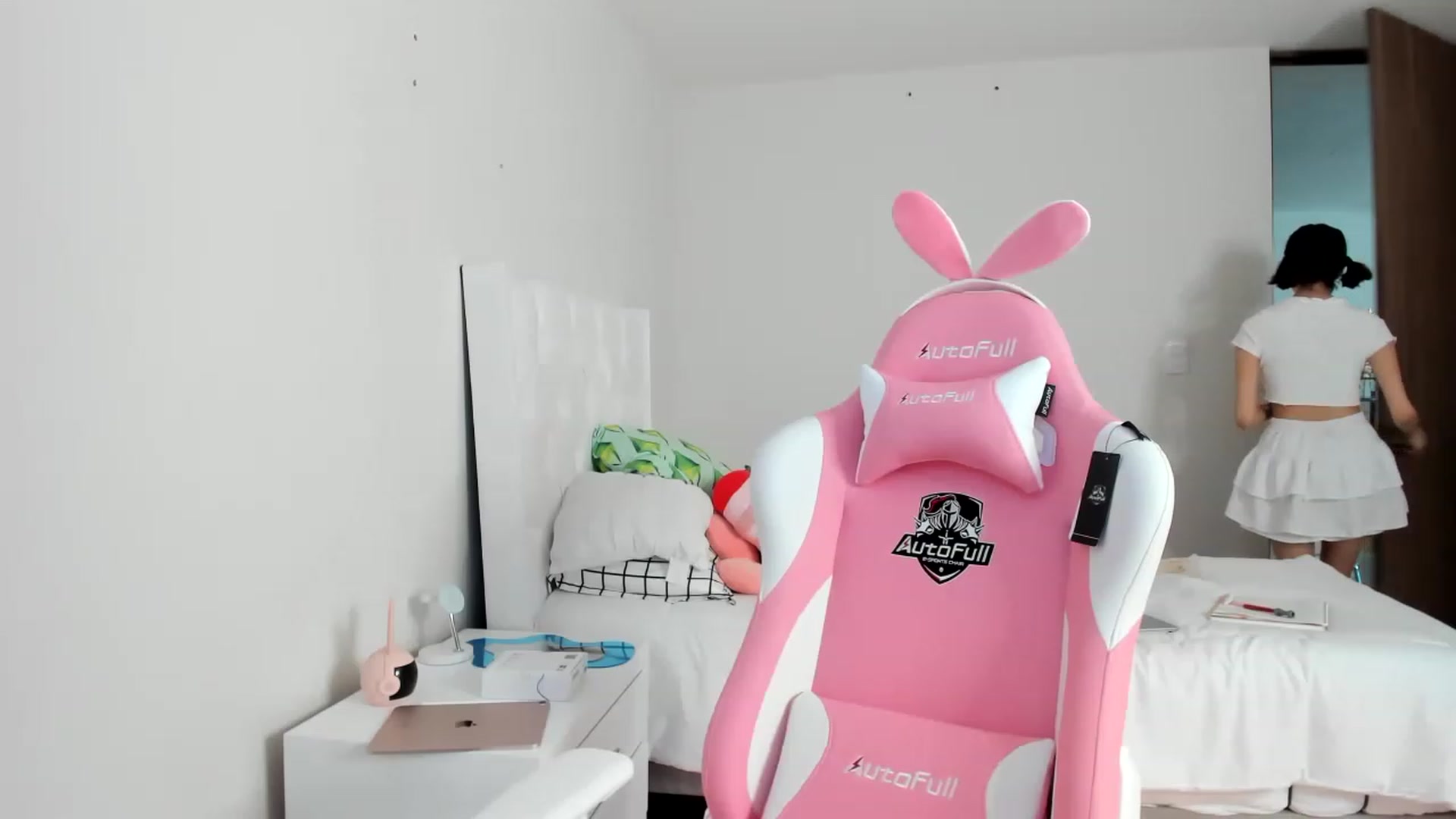 Gallery image thumbnail from Cherrycute666's myfreecams stream on, 03/13/2023, 15:33 image 20 of 20