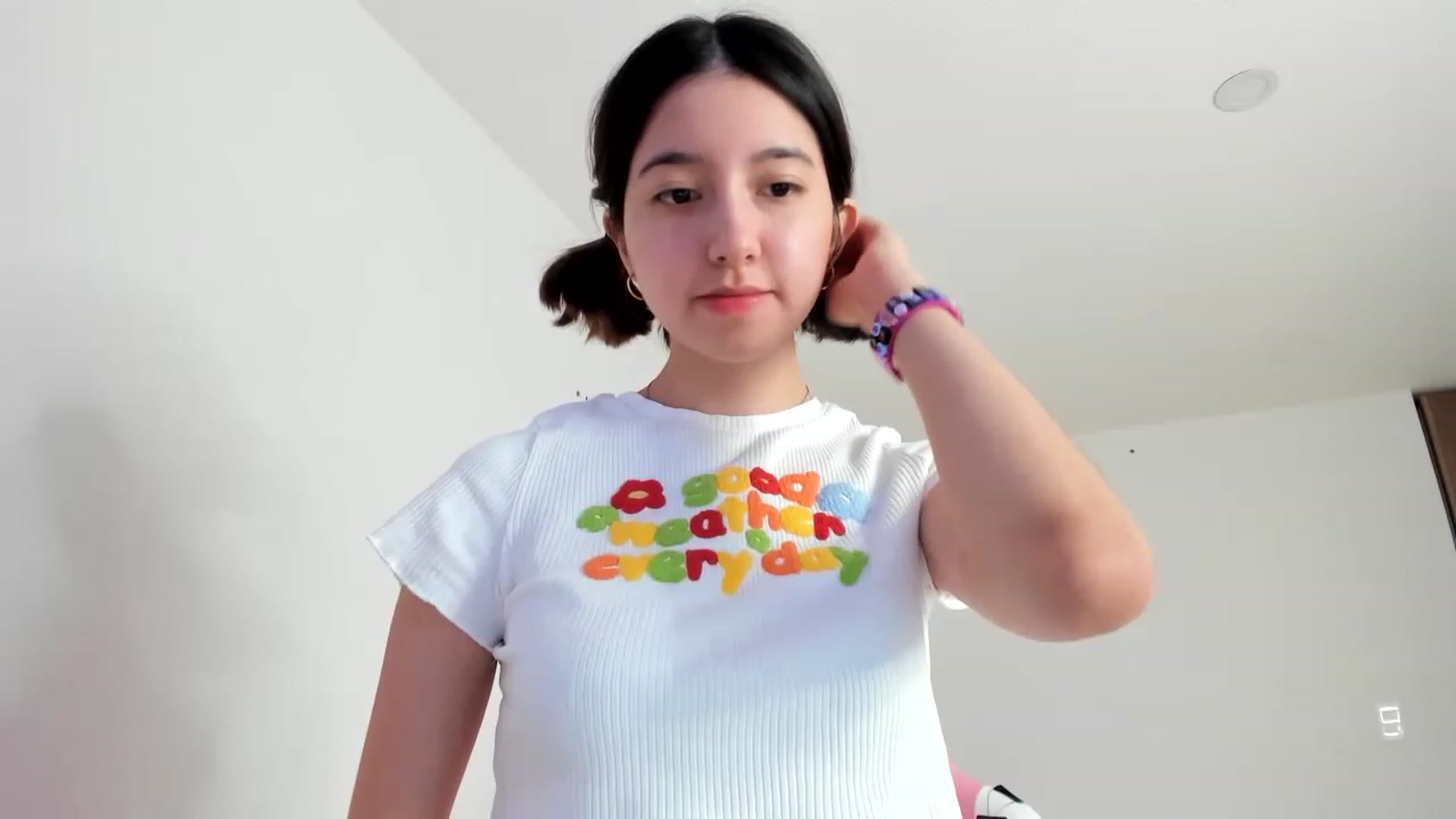 Gallery image thumbnail from Cherrycute666's myfreecams stream on, 03/13/2023, 15:33 image 5 of 20