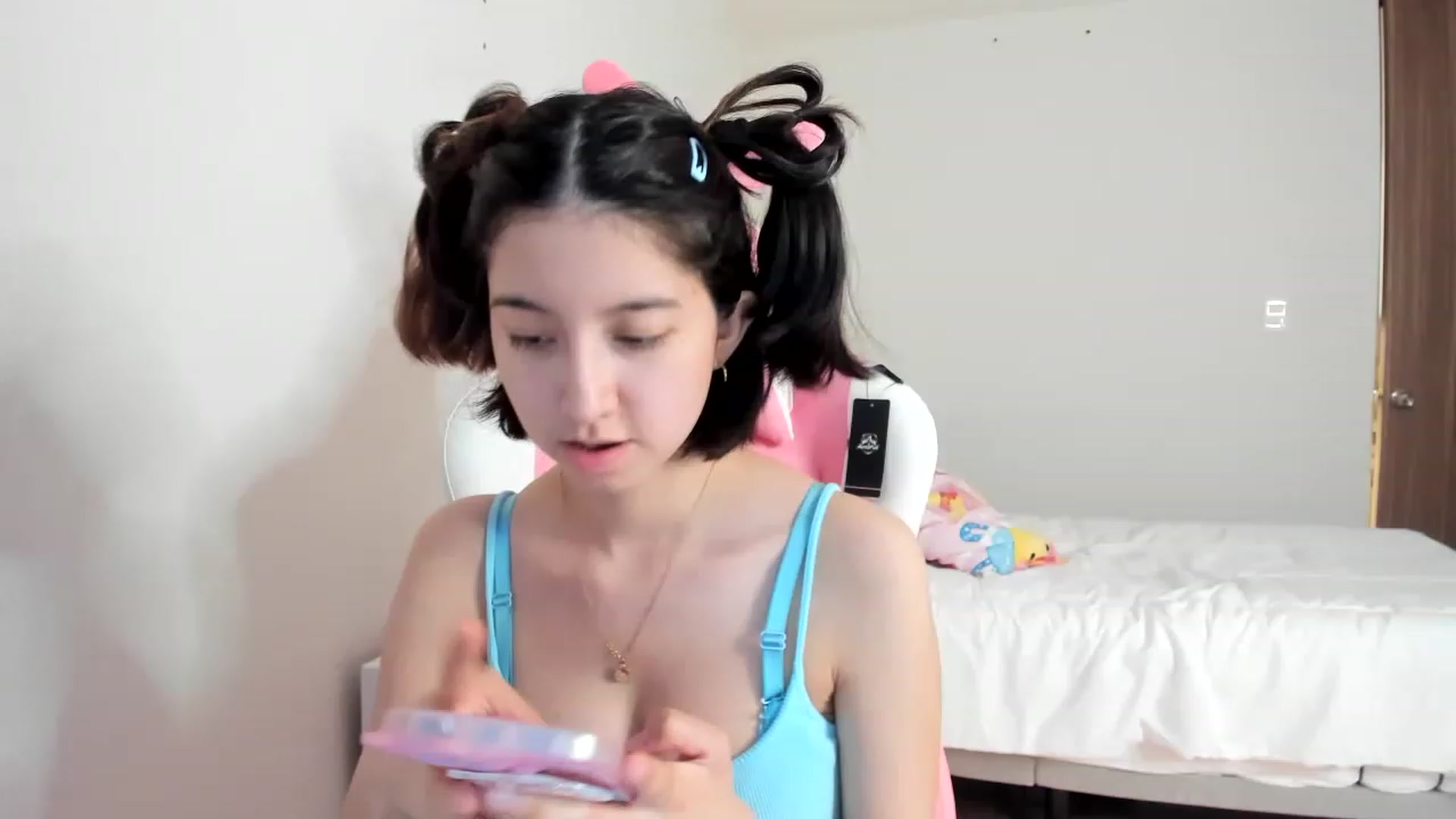 Gallery image thumbnail from Cherrycute666's myfreecams stream on, 03/14/2023, 01:27 image 2 of 20