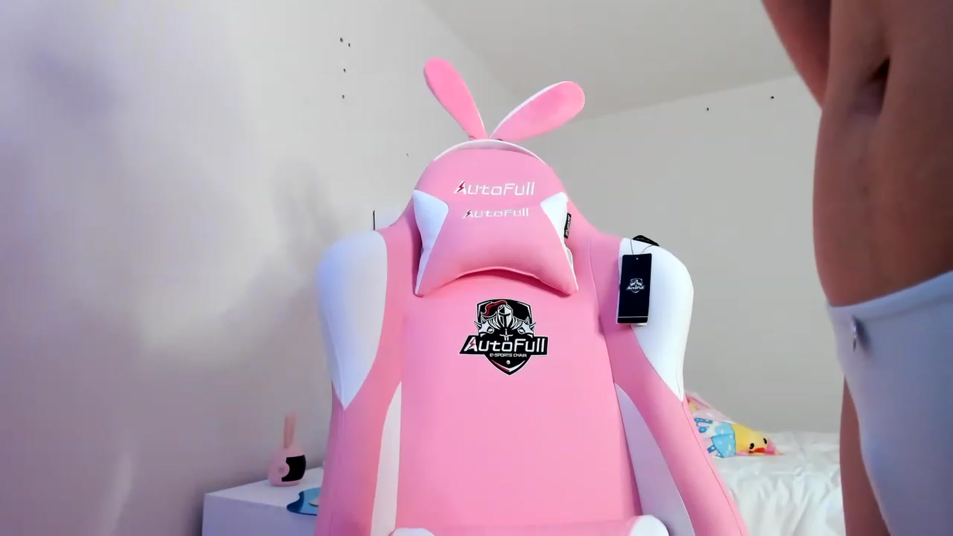 Gallery image thumbnail from Cherrycute666's myfreecams stream on, 03/14/2023, 04:36 image 5 of 20