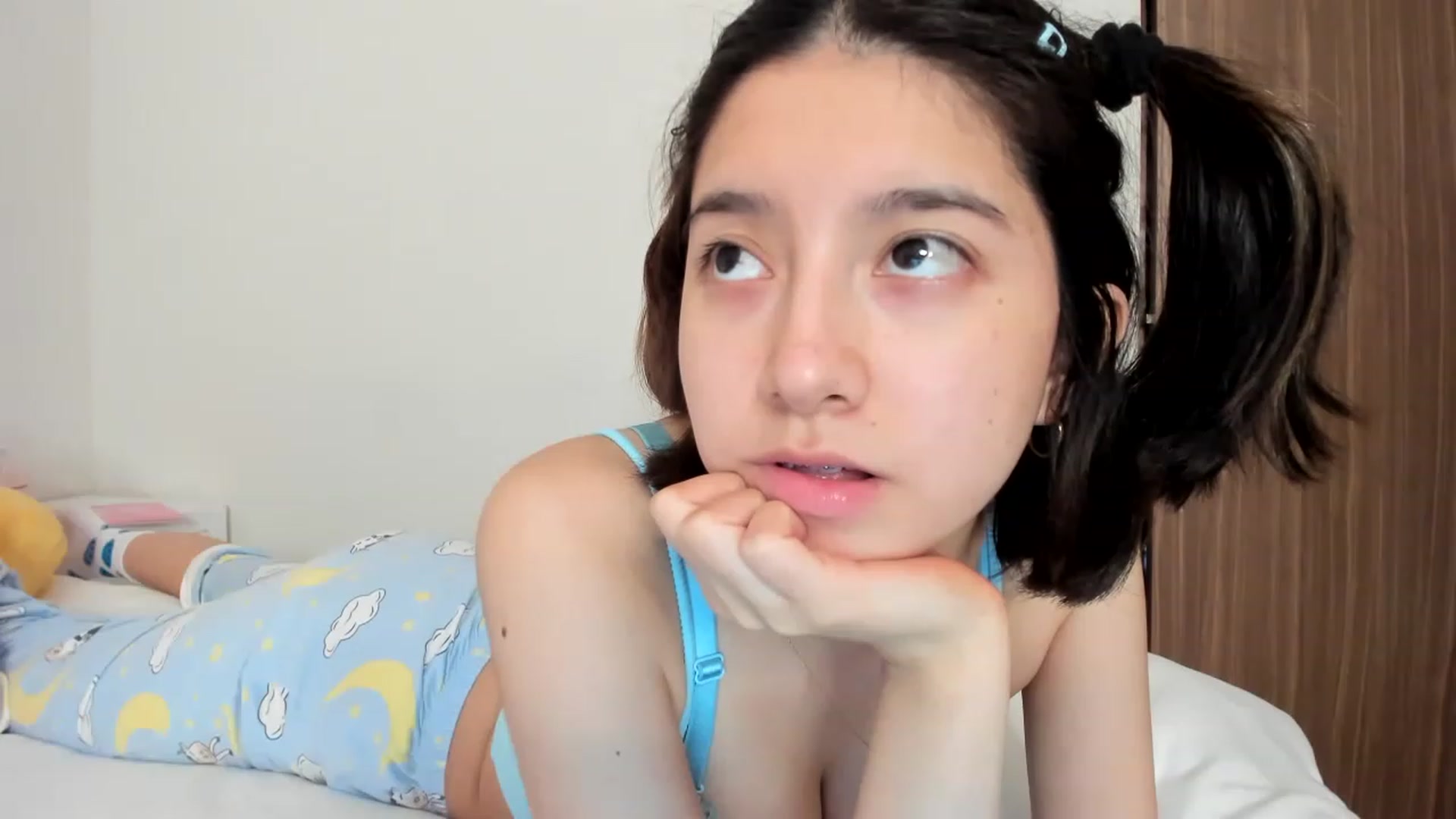 Gallery image thumbnail from Cherrycute666's myfreecams stream on, 03/14/2023, 06:32 image 6 of 20