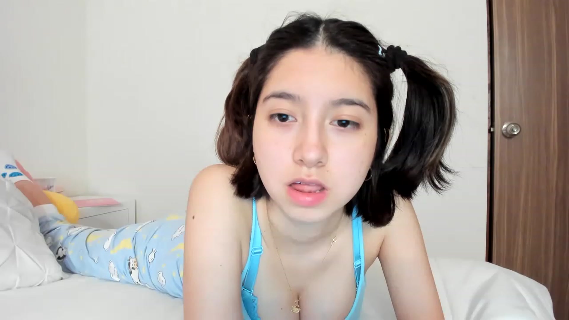 Gallery image thumbnail from Cherrycute666's myfreecams stream on, 03/14/2023, 06:32 image 8 of 20
