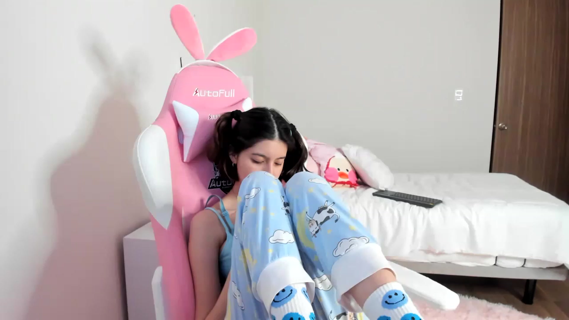 Gallery image thumbnail from Cherrycute666's myfreecams stream on, 03/14/2023, 09:22 image 5 of 20