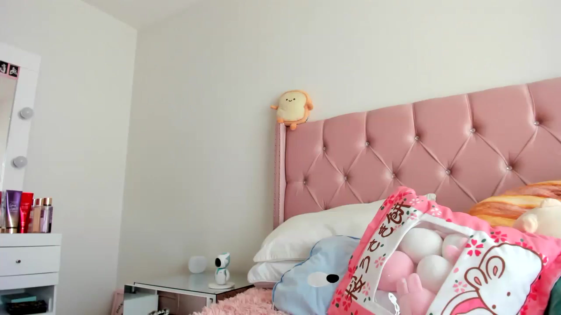 Gallery image thumbnail from Cherrycute666's myfreecams stream on, 03/14/2023, 17:08 image 18 of 20