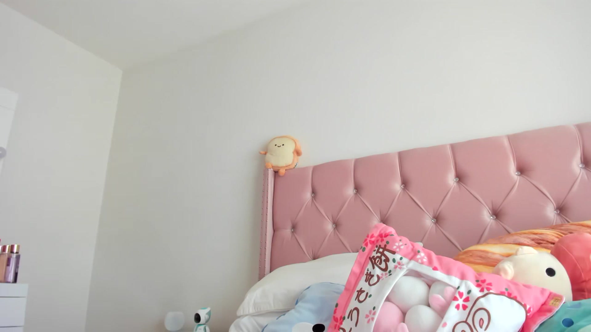Gallery image thumbnail from Cherrycute666's myfreecams stream on, 03/14/2023, 17:08 image 17 of 20
