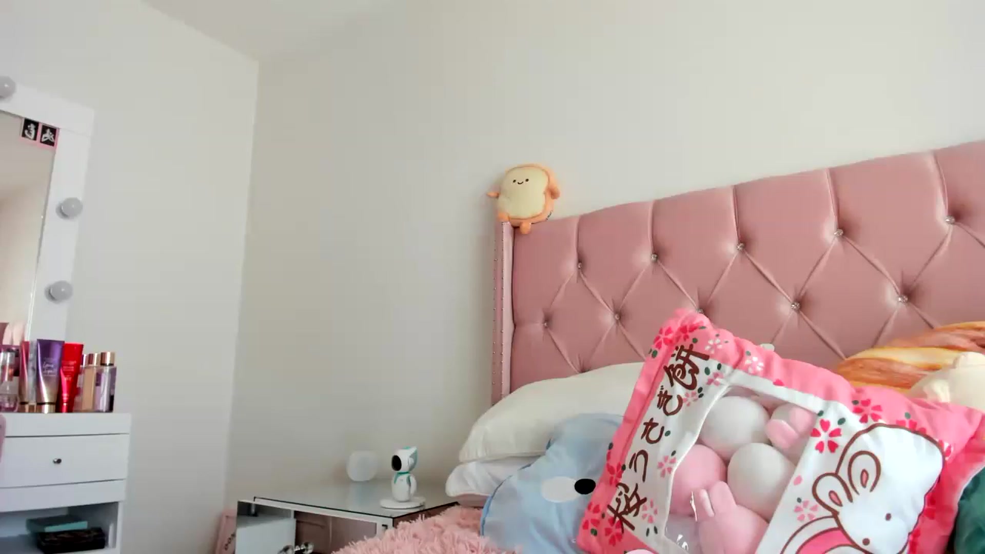 Gallery image thumbnail from Cherrycute666's myfreecams stream on, 03/14/2023, 17:08 image 13 of 20