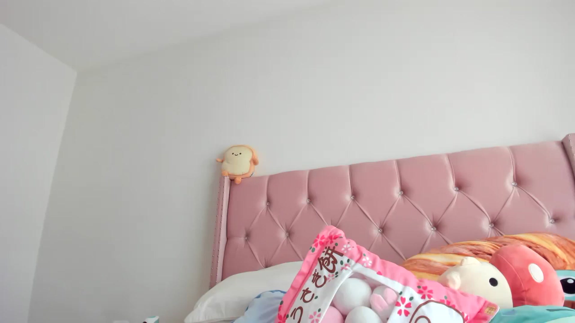 Gallery image thumbnail from Cherrycute666's myfreecams stream on, 03/14/2023, 17:08 image 11 of 20